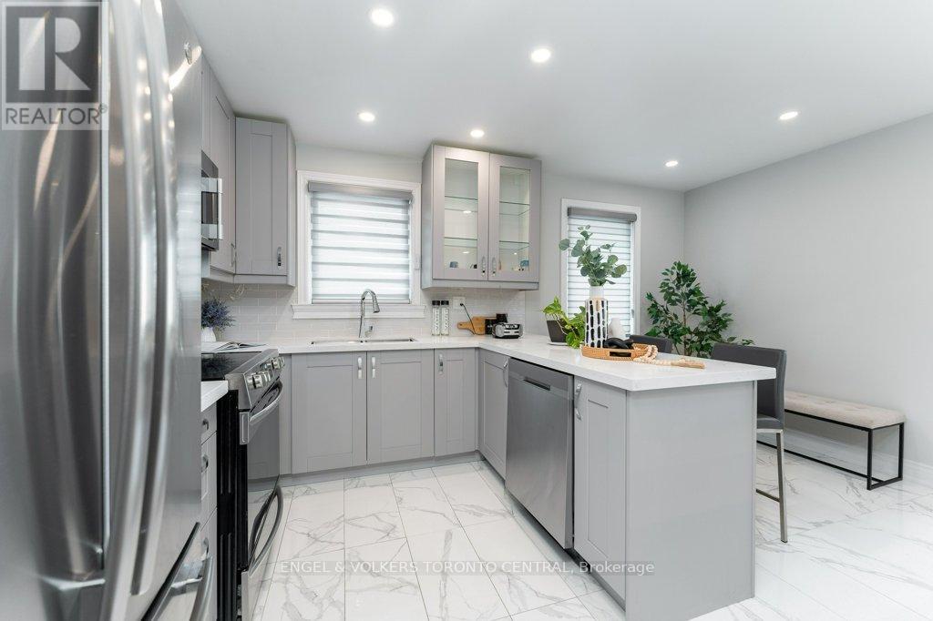 767 Phillip Murray Avenue, Oshawa, Ontario  L1J 1J2 - Photo 4 - E12782042