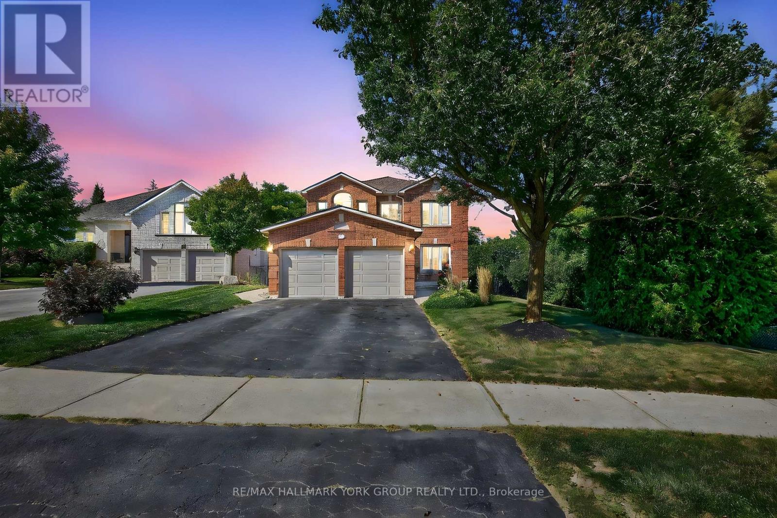 341 Gaston Place, Newmarket, Ontario  L3Y 8M4 - Photo 2 - N12782070