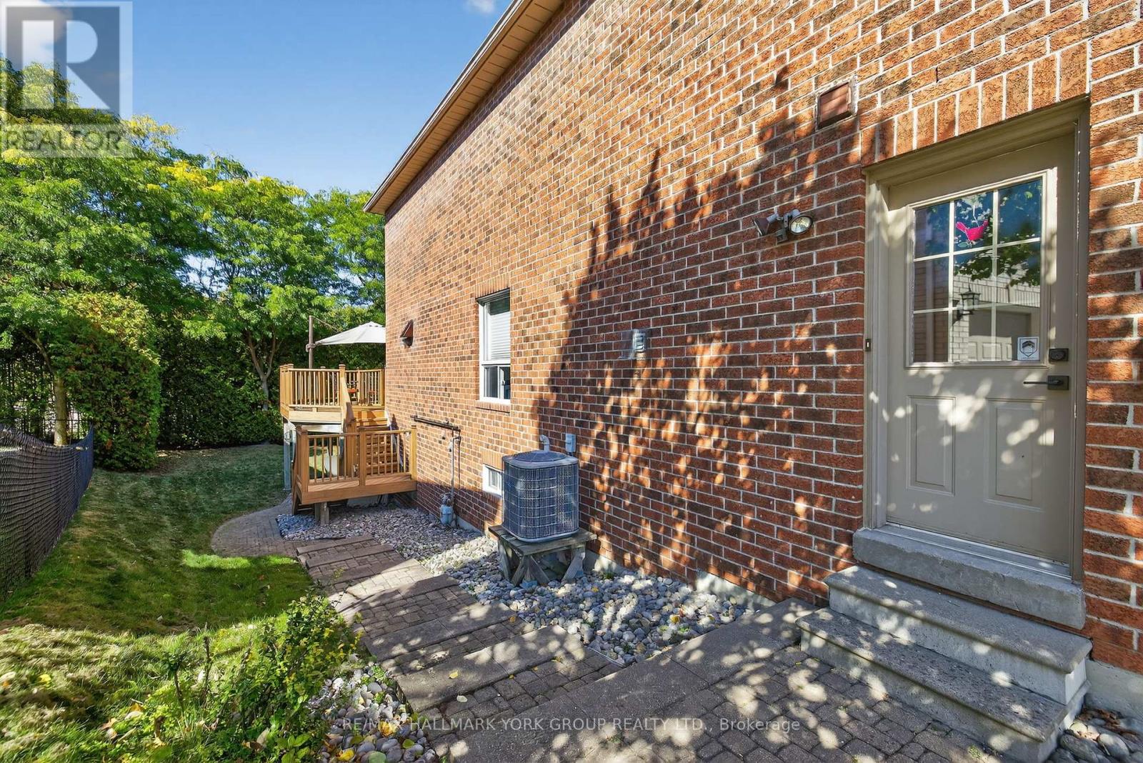 341 Gaston Place, Newmarket, Ontario  L3Y 8M4 - Photo 42 - N12782070