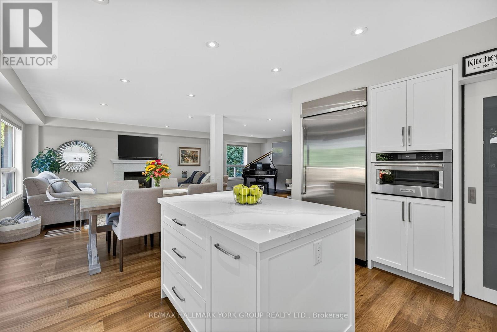 341 Gaston Place, Newmarket, Ontario  L3Y 8M4 - Photo 7 - N12782070