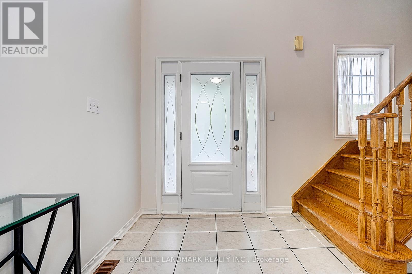 124 King William Crescent, Richmond Hill, Ontario  L4B 4T1 - Photo 4 - N12782084