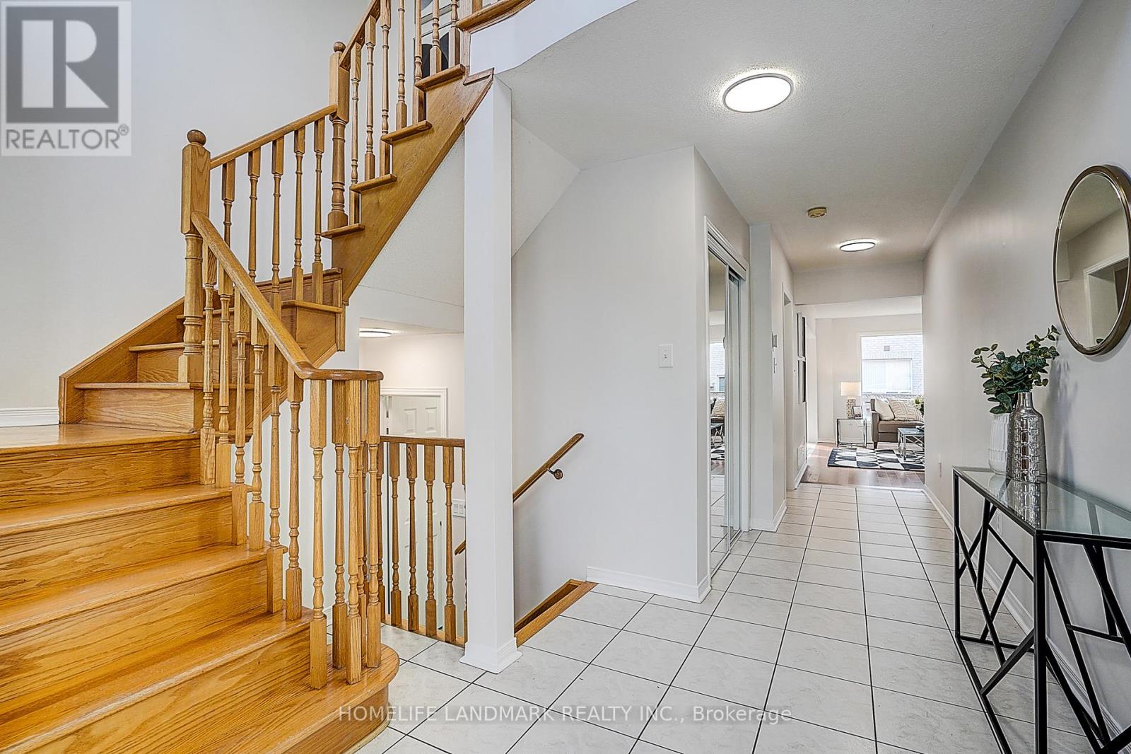 124 King William Crescent, Richmond Hill, Ontario  L4B 4T1 - Photo 6 - N12782084