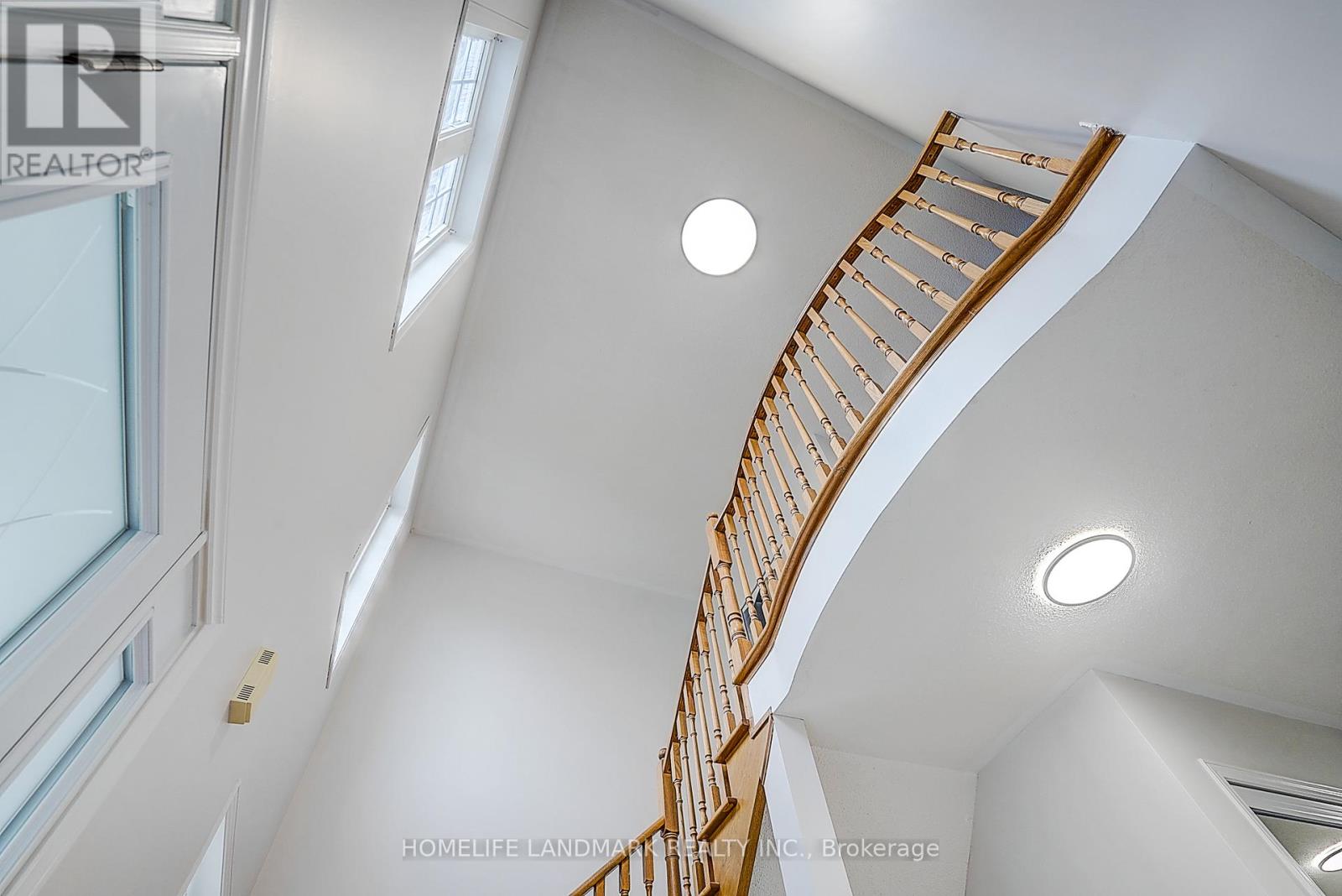 124 King William Crescent, Richmond Hill, Ontario  L4B 4T1 - Photo 7 - N12782084