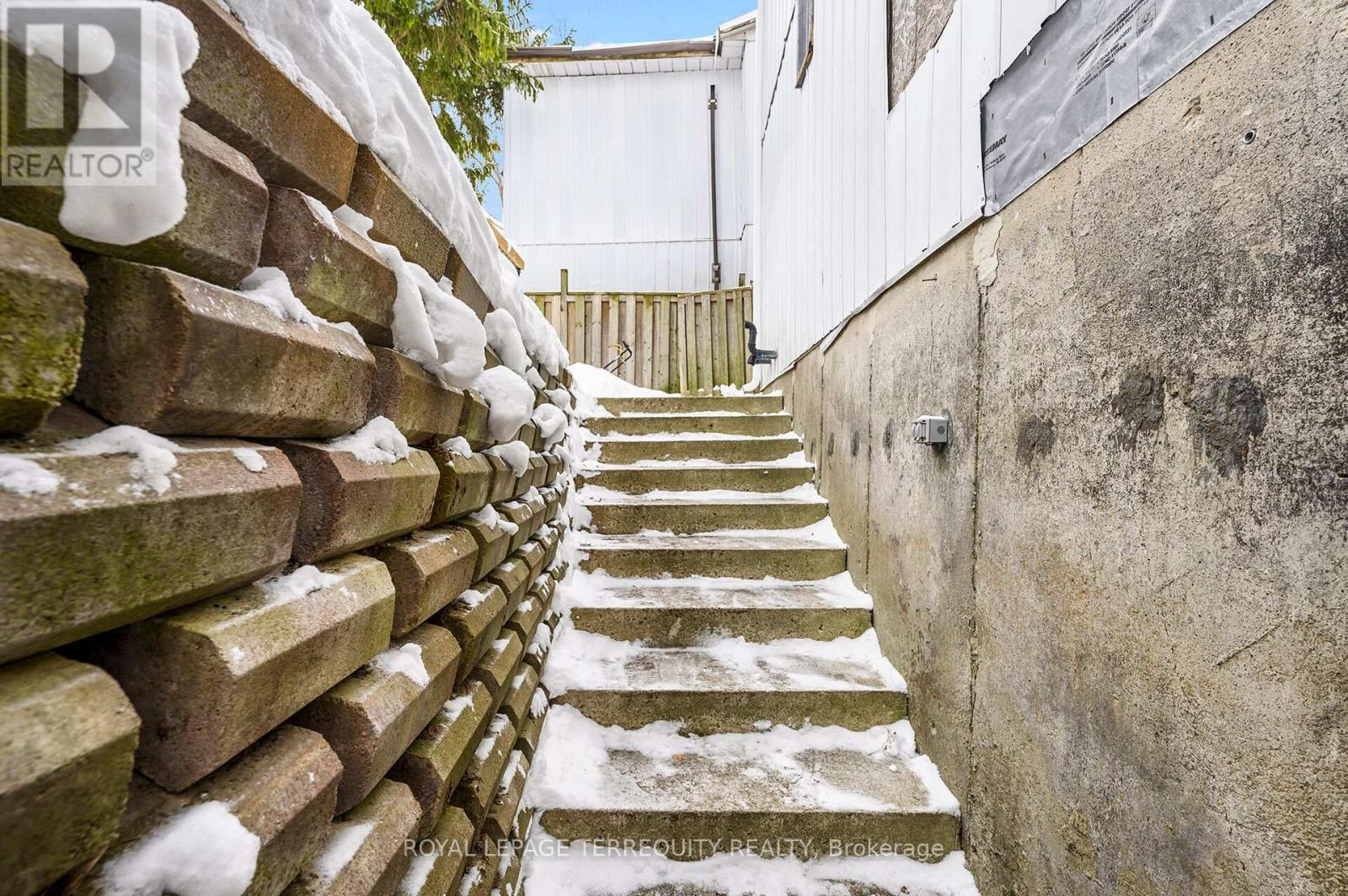 21 Gladstone Square, Brampton, Ontario  L6S 2H5 - Photo 25 - W12782026