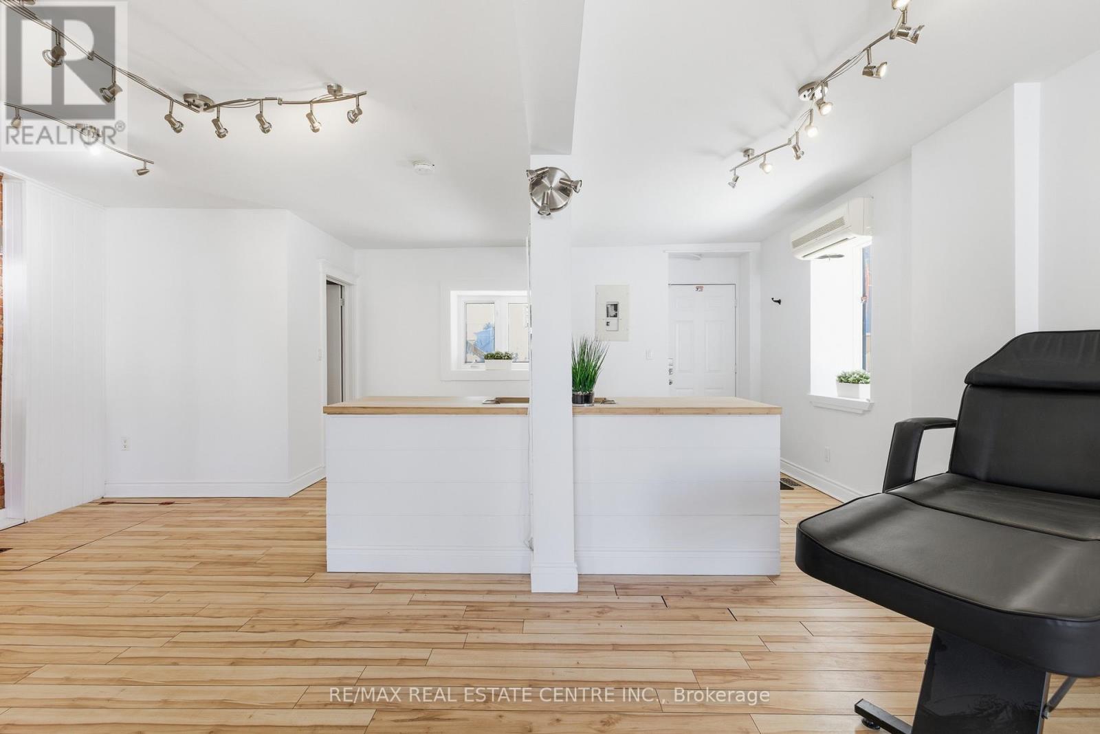 72 Broadway, Orangeville, Ontario  L9W 1J9 - Photo 6 - W12782038