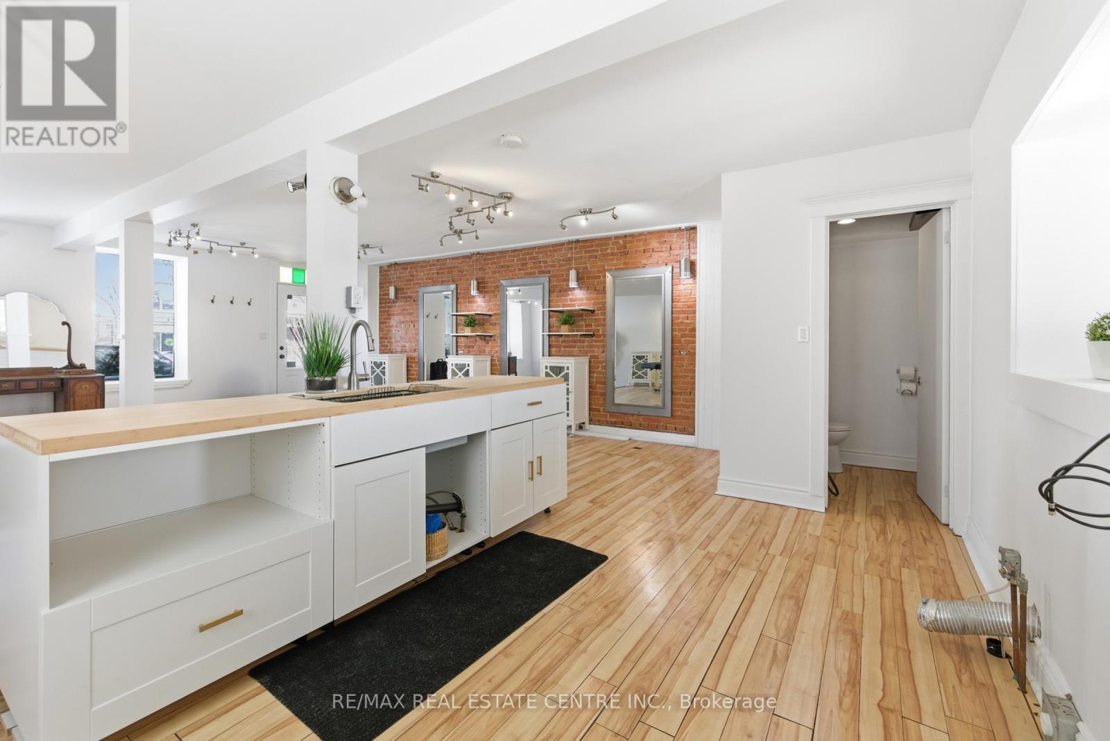 72 Broadway, Orangeville, Ontario  L9W 1J9 - Photo 7 - W12782038