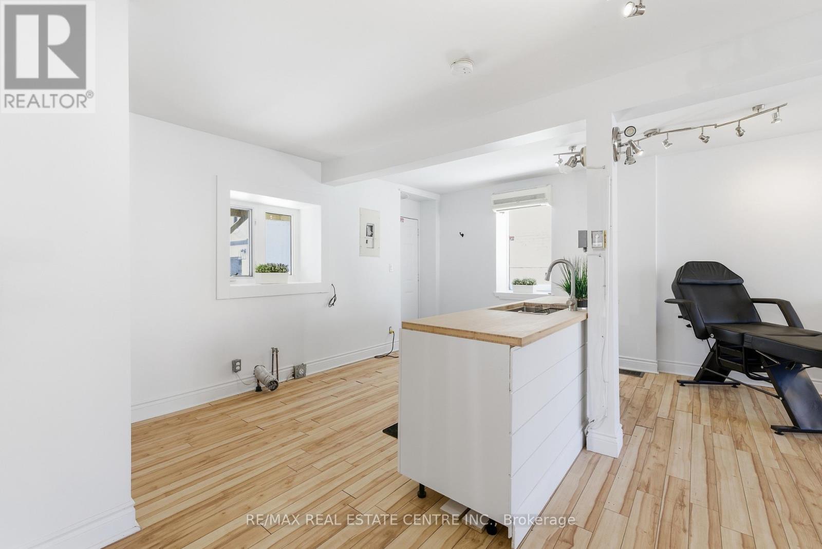 72 Broadway, Orangeville, Ontario  L9W 1J9 - Photo 8 - W12782038