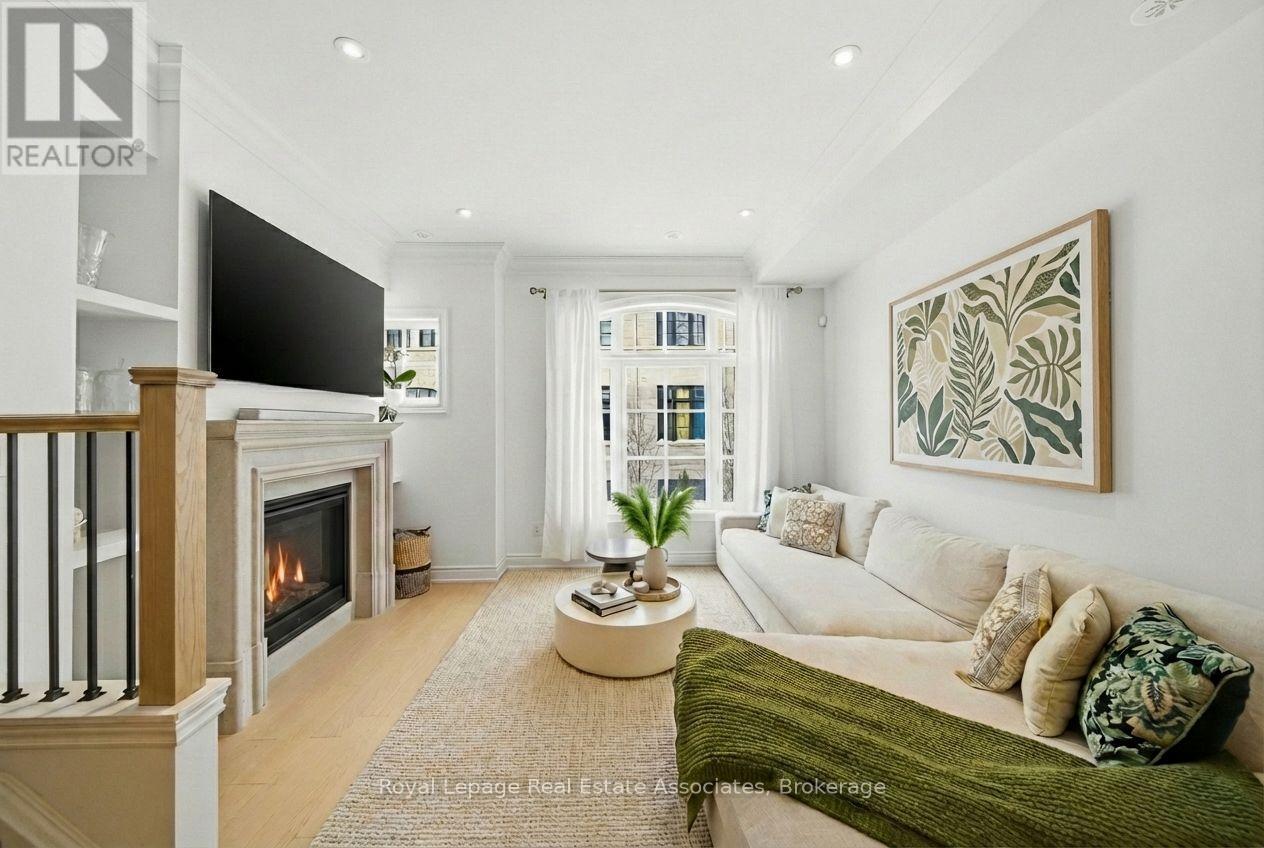 56 - 30 LUNAR CRESCENT, Mississauga, Ontario