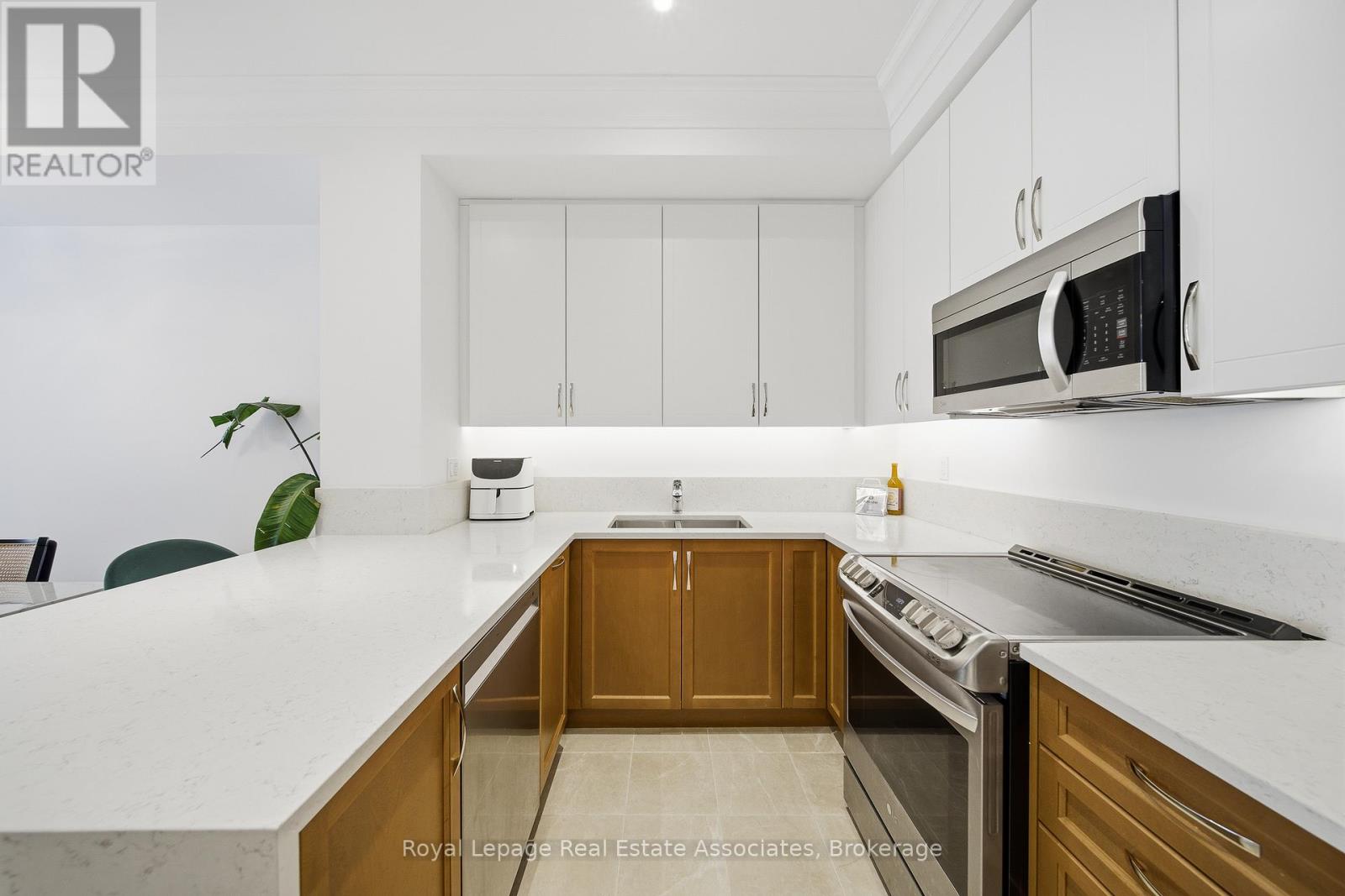 56 - 30 Lunar Crescent, Mississauga, Ontario  L5M 2R5 - Photo 13 - W12782048