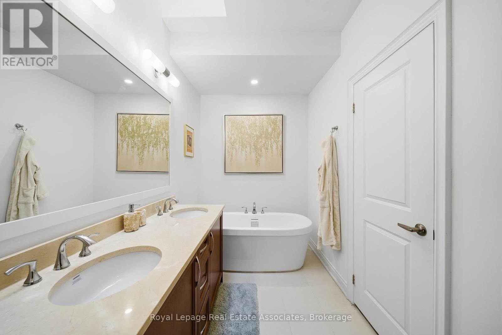 56 - 30 Lunar Crescent, Mississauga, Ontario  L5M 2R5 - Photo 23 - W12782048