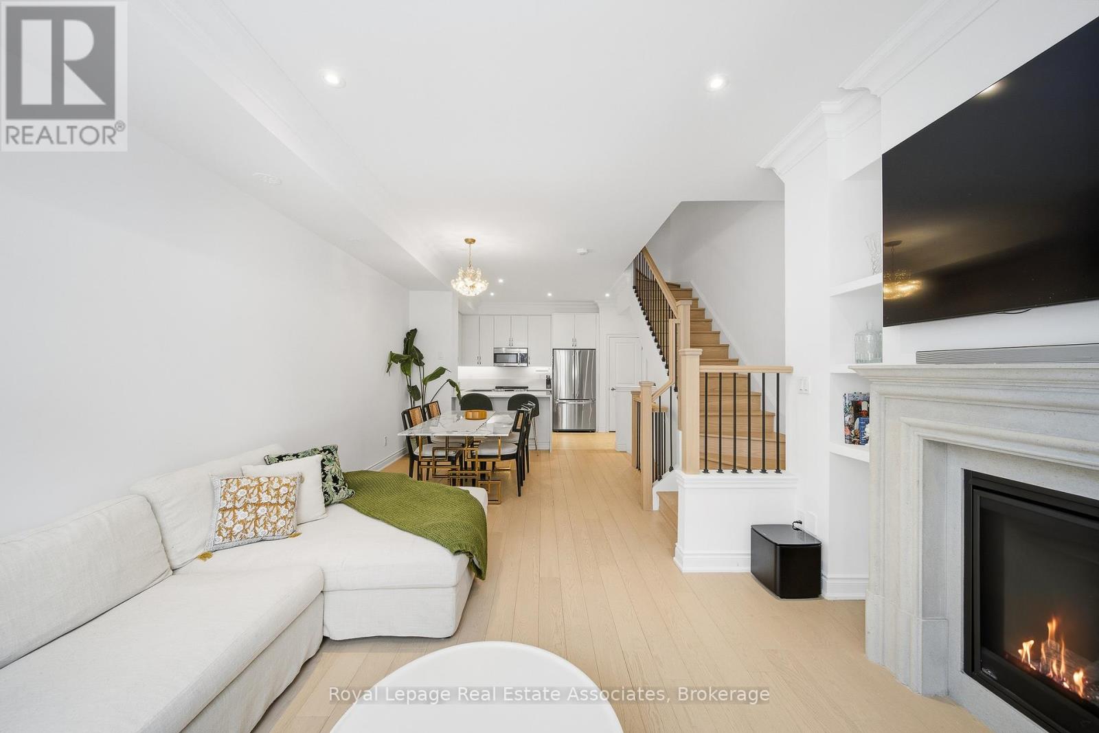 56 - 30 Lunar Crescent, Mississauga, Ontario  L5M 2R5 - Photo 8 - W12782048