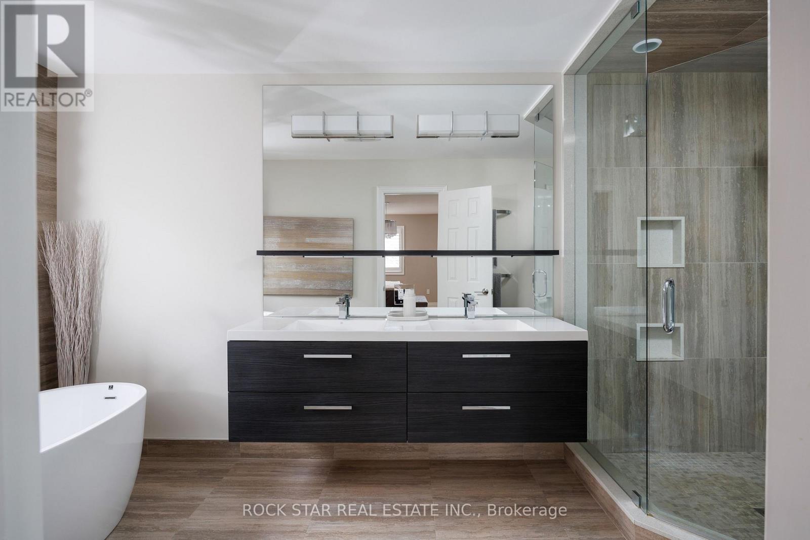 2318 Salcome Drive, Oakville, Ontario  L6H 7N3 - Photo 31 - W12782064