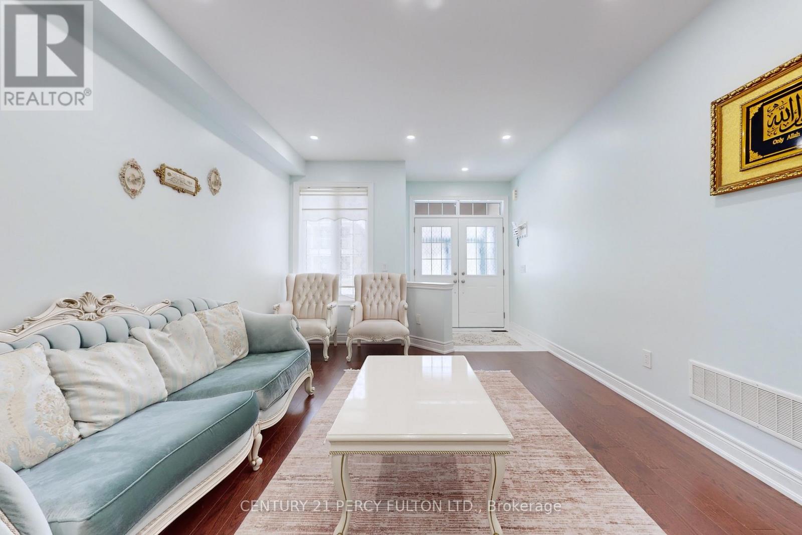 11 Sinatra Street, Brampton, Ontario  L6R 4B3 - Photo 4 - W12782080