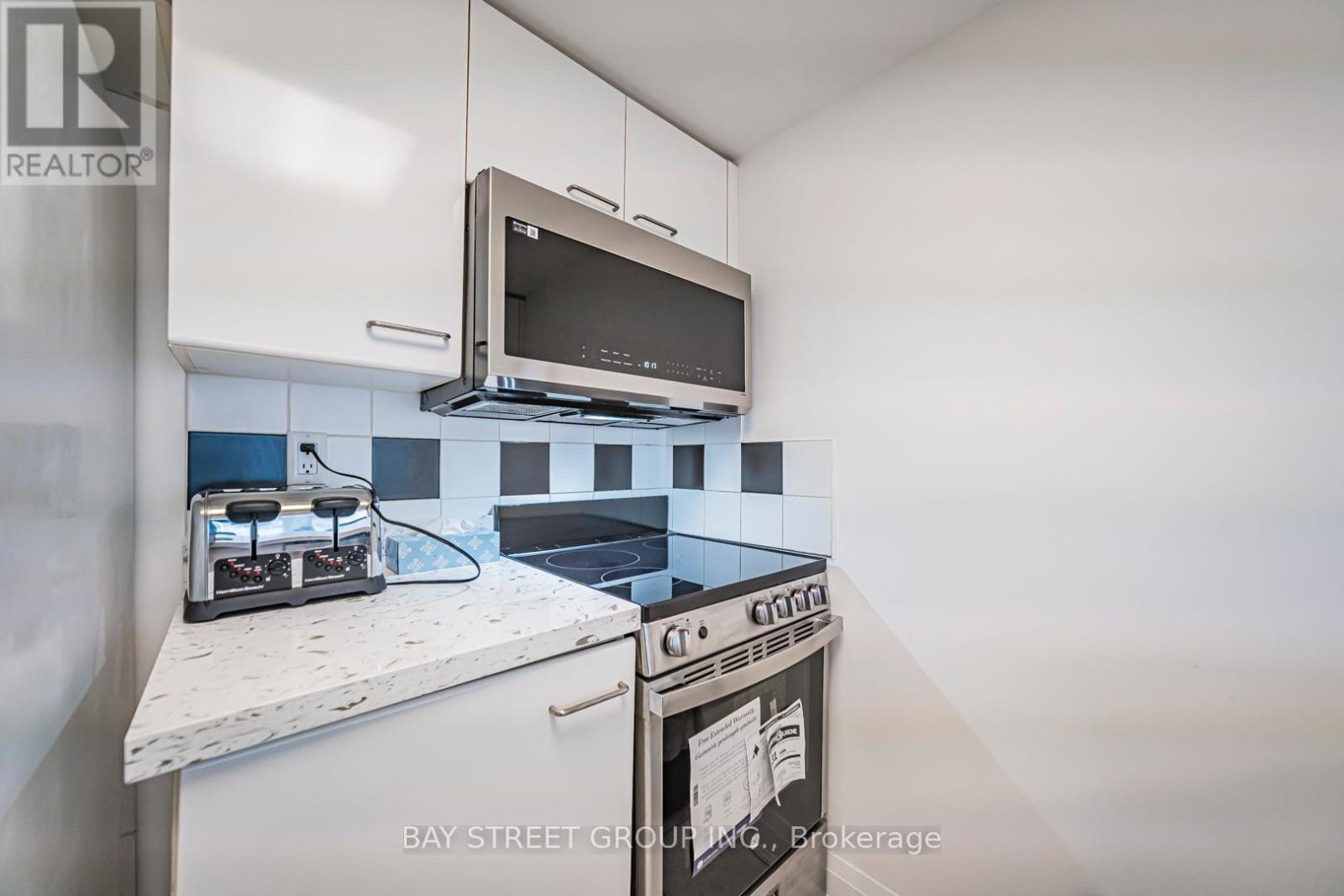 1006 - 38 Elm Street, Toronto, Ontario  M5G 2K5 - Photo 22 - C12776456