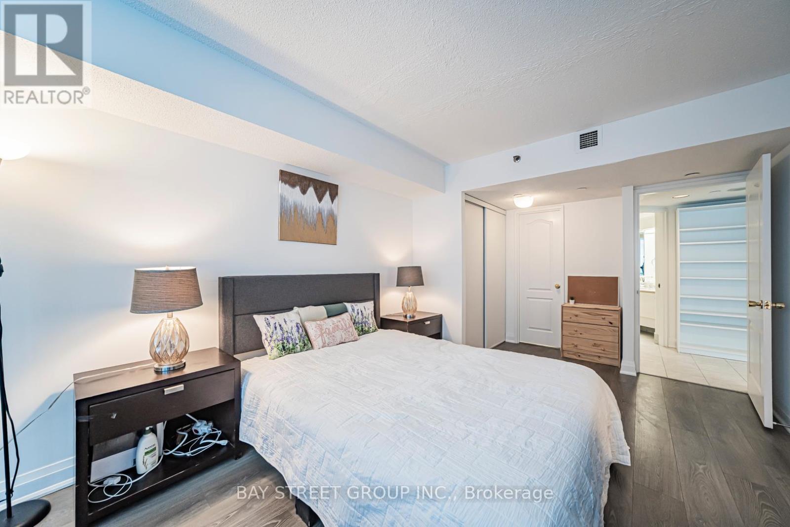 1006 - 38 Elm Street, Toronto, Ontario  M5G 2K5 - Photo 41 - C12776456