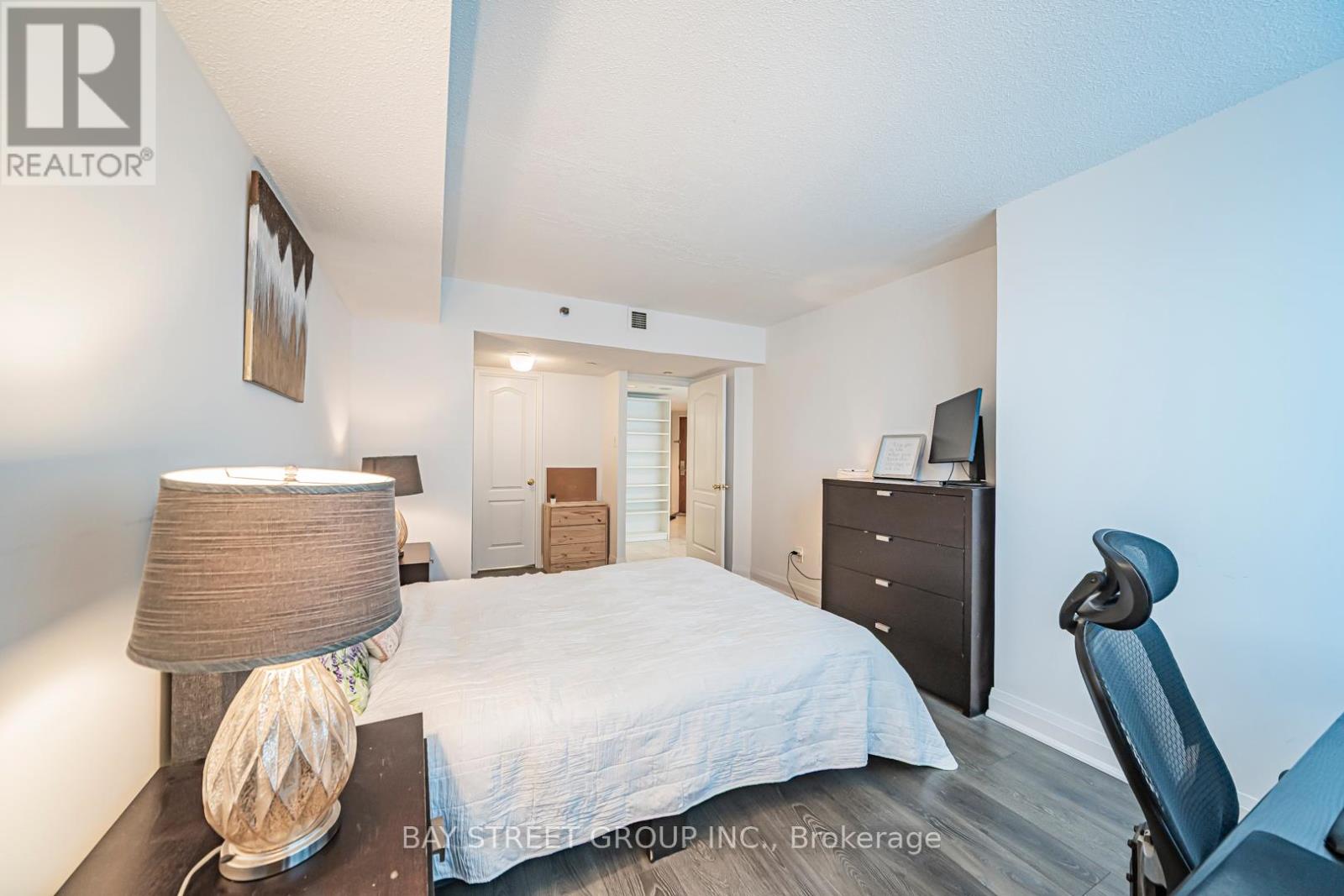 1006 - 38 Elm Street, Toronto, Ontario  M5G 2K5 - Photo 43 - C12776456