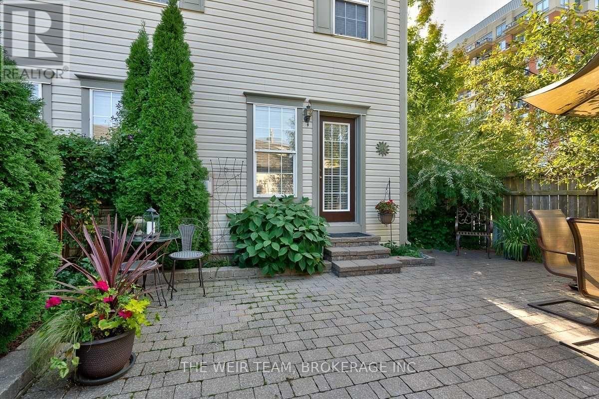 63 Roxton Road, Oakville, Ontario  L6H 6V3 - Photo 38 - W12778878