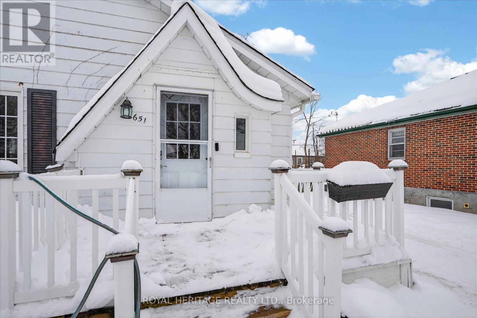 651 Montrose Street, Peterborough, Ontario  K9J 3C3 - Photo 4 - X12782032