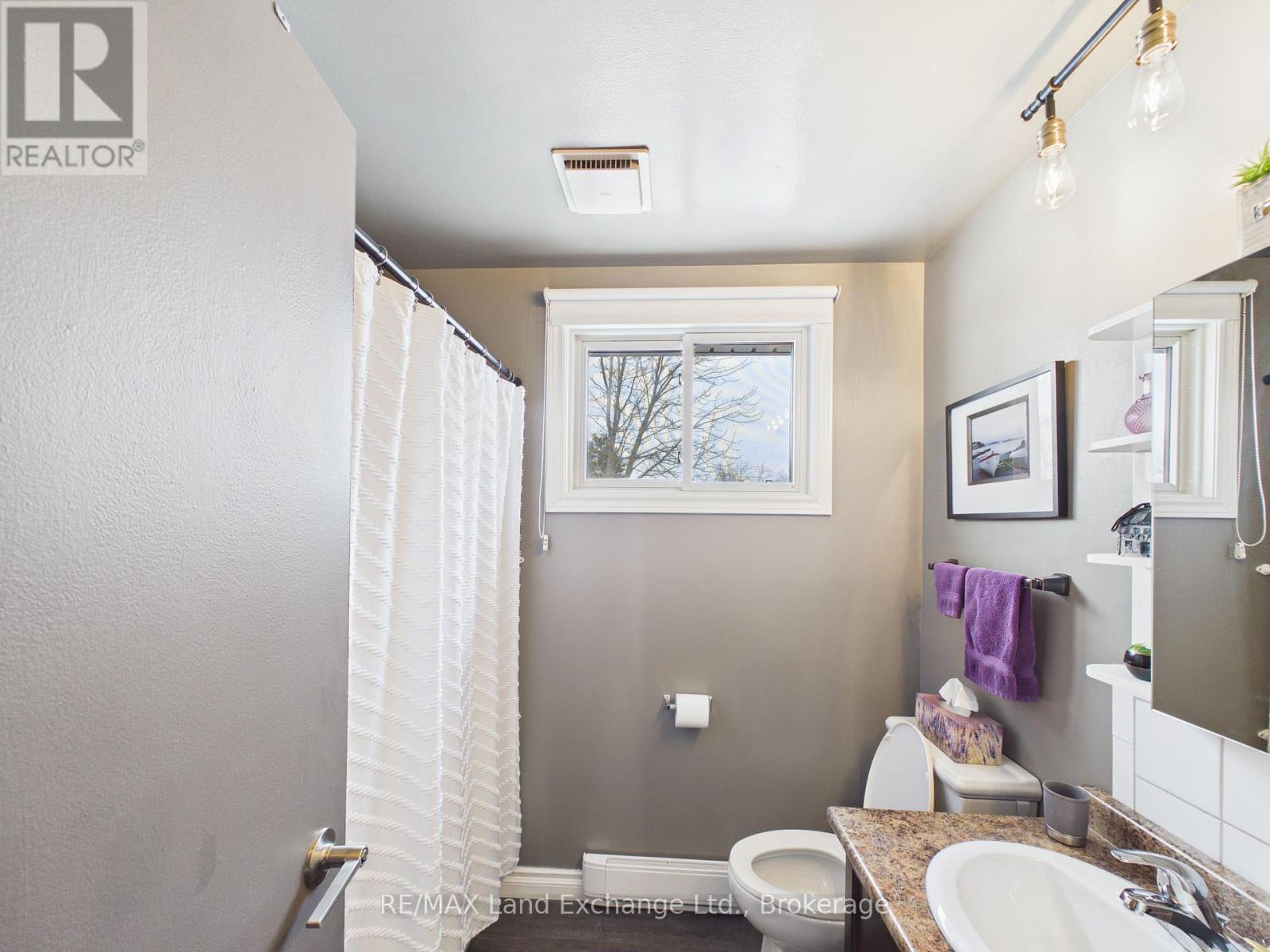 638 Hunter Street, Kincardine, Ontario  N2Z 1R6 - Photo 10 - X12782092