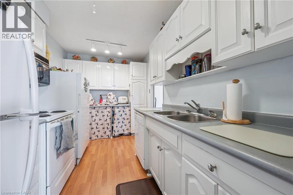 225 Harvard Place Unit# 1510, Waterloo, Ontario  N2J 4H4 - Photo 10 - 40803777