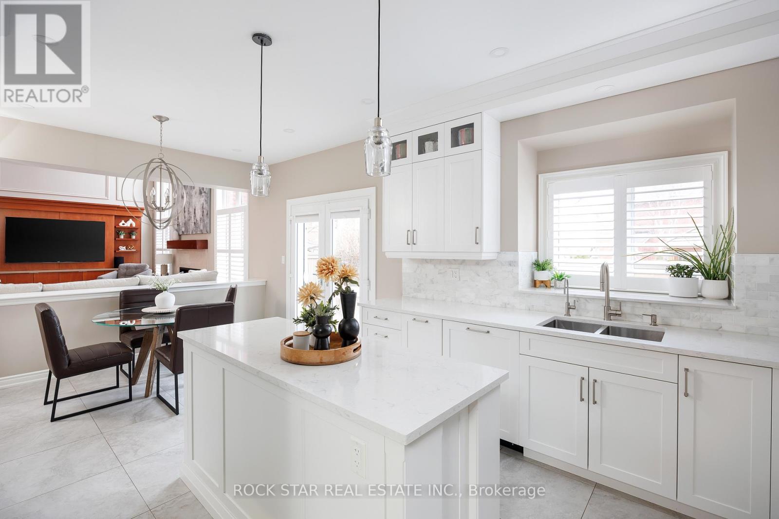 2318 Salcome Drive, Oakville, Ontario  L6H 7N3 - Photo 19 - W12782064