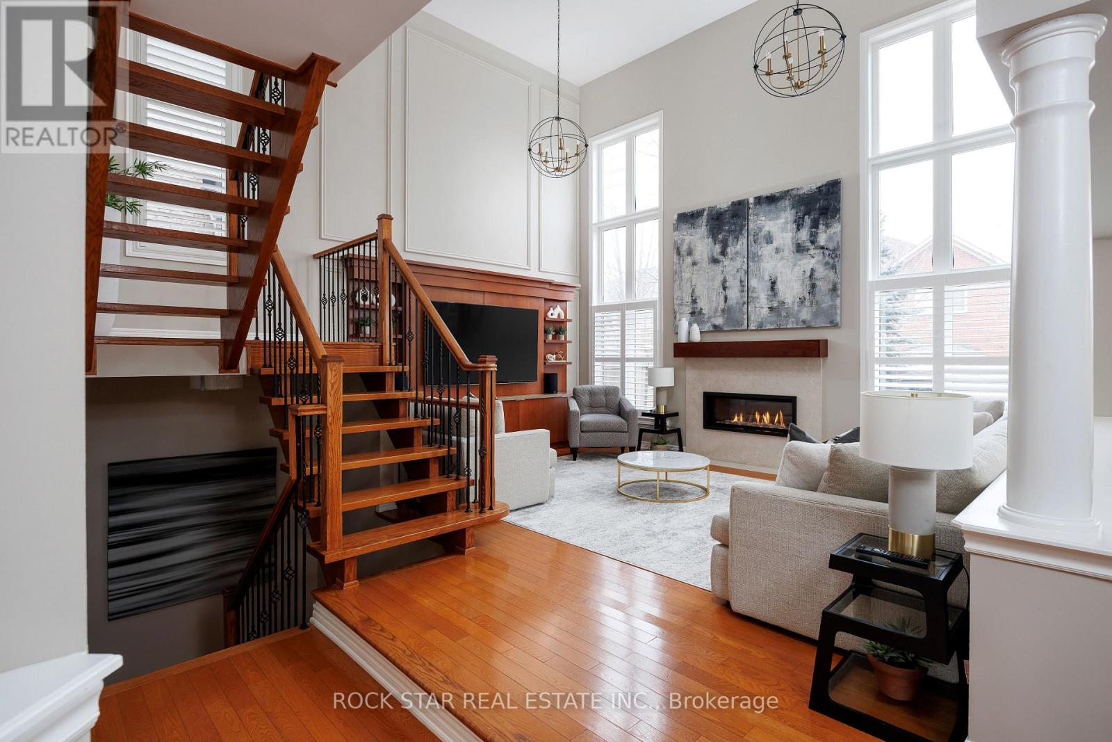 2318 Salcome Drive, Oakville, Ontario  L6H 7N3 - Photo 3 - W12782064