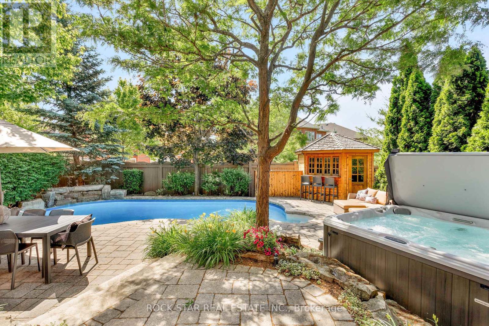 2318 Salcome Drive, Oakville, Ontario  L6H 7N3 - Photo 4 - W12782064