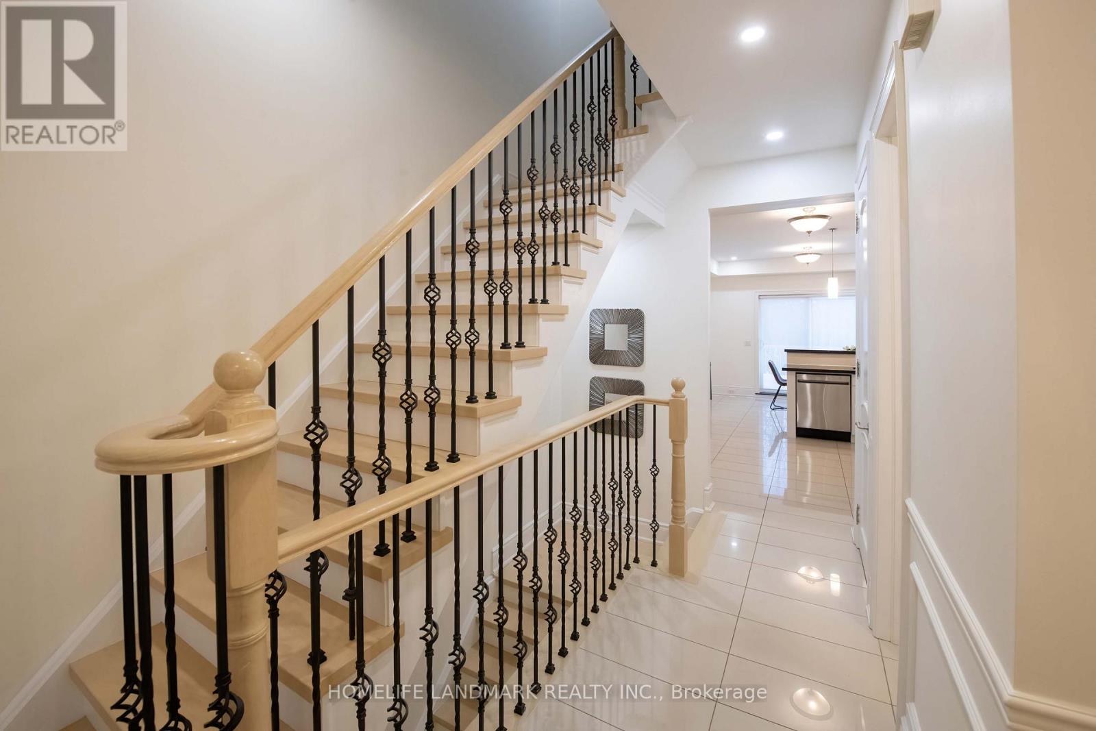 52 Clairtrell Road, Toronto, Ontario  M2N 5J6 - Photo 9 - C12782094