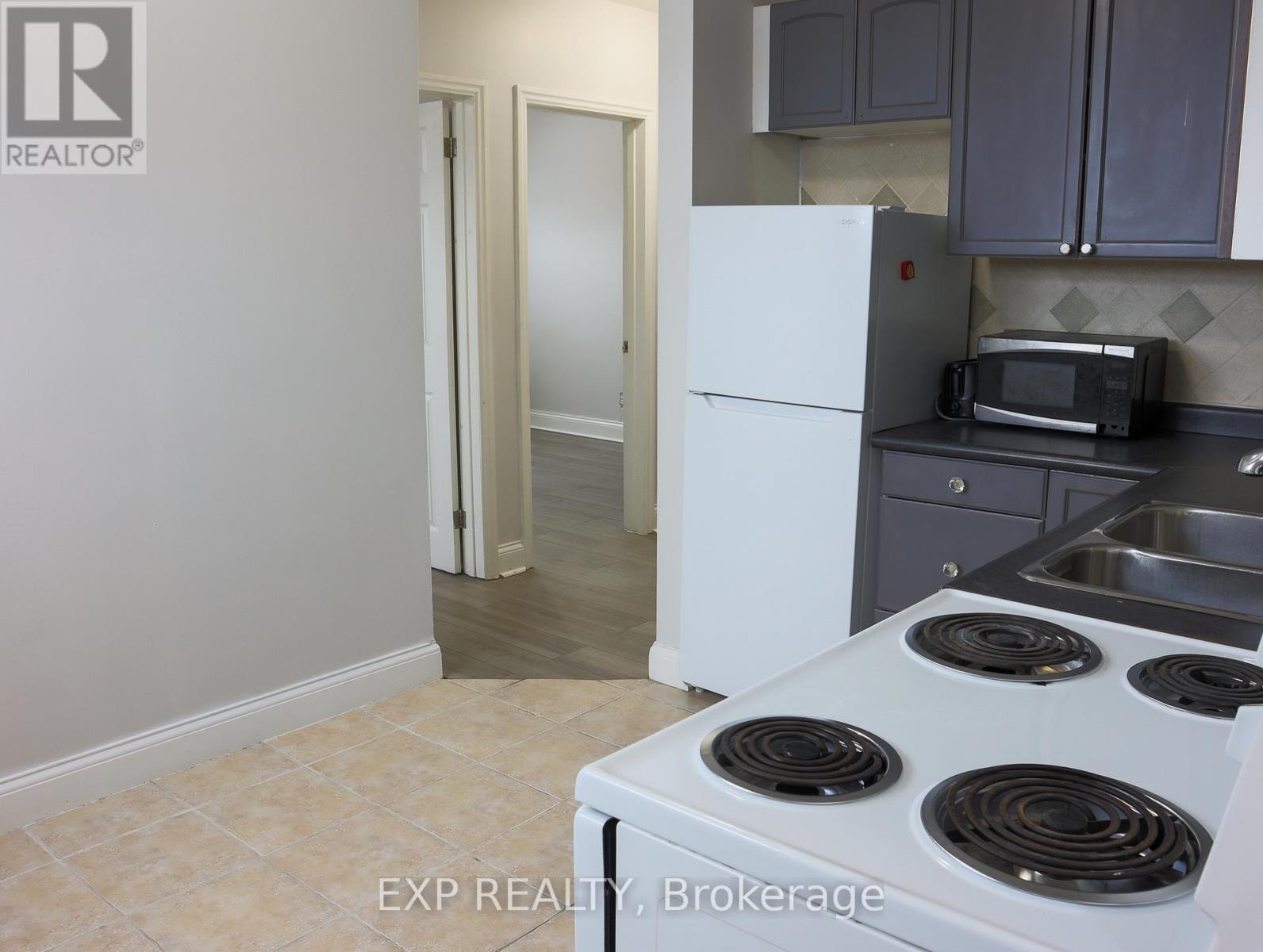 8 - 242 D'arcy Street, Cobourg, Ontario  K9A 4A3 - Photo 9 - X12782110