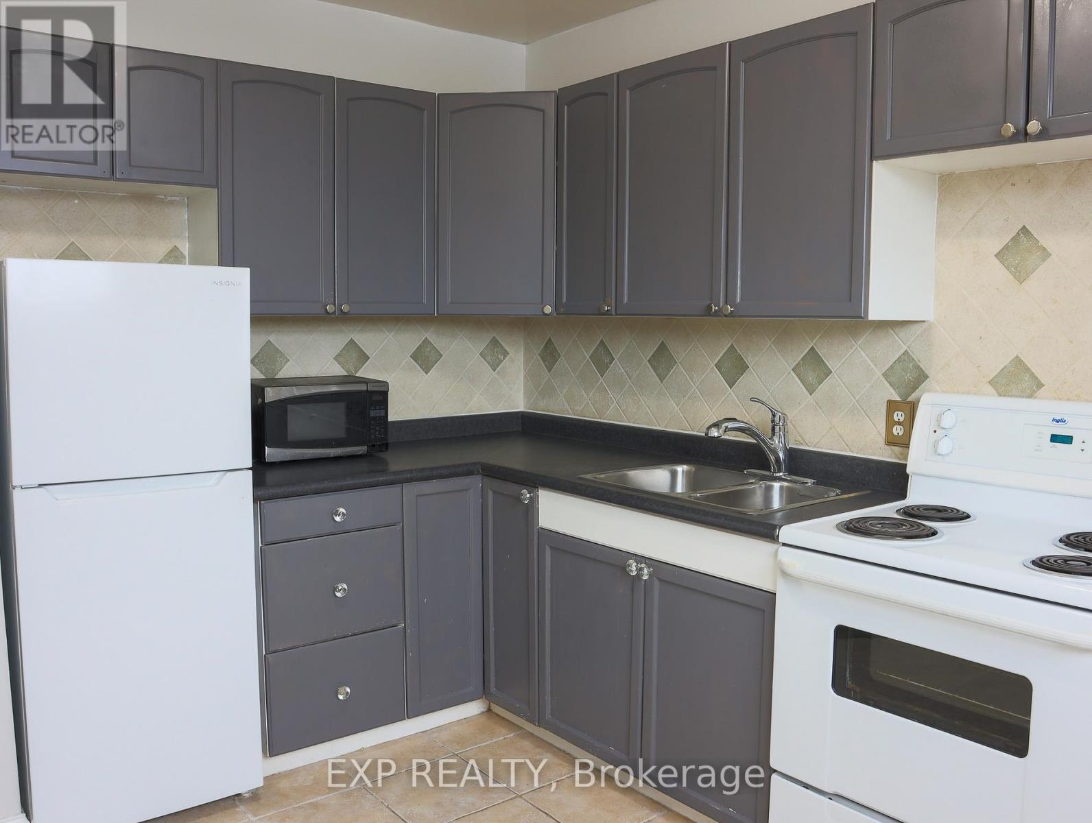 8 - 242 D'arcy Street, Cobourg, Ontario  K9A 4A3 - Photo 8 - X12782110