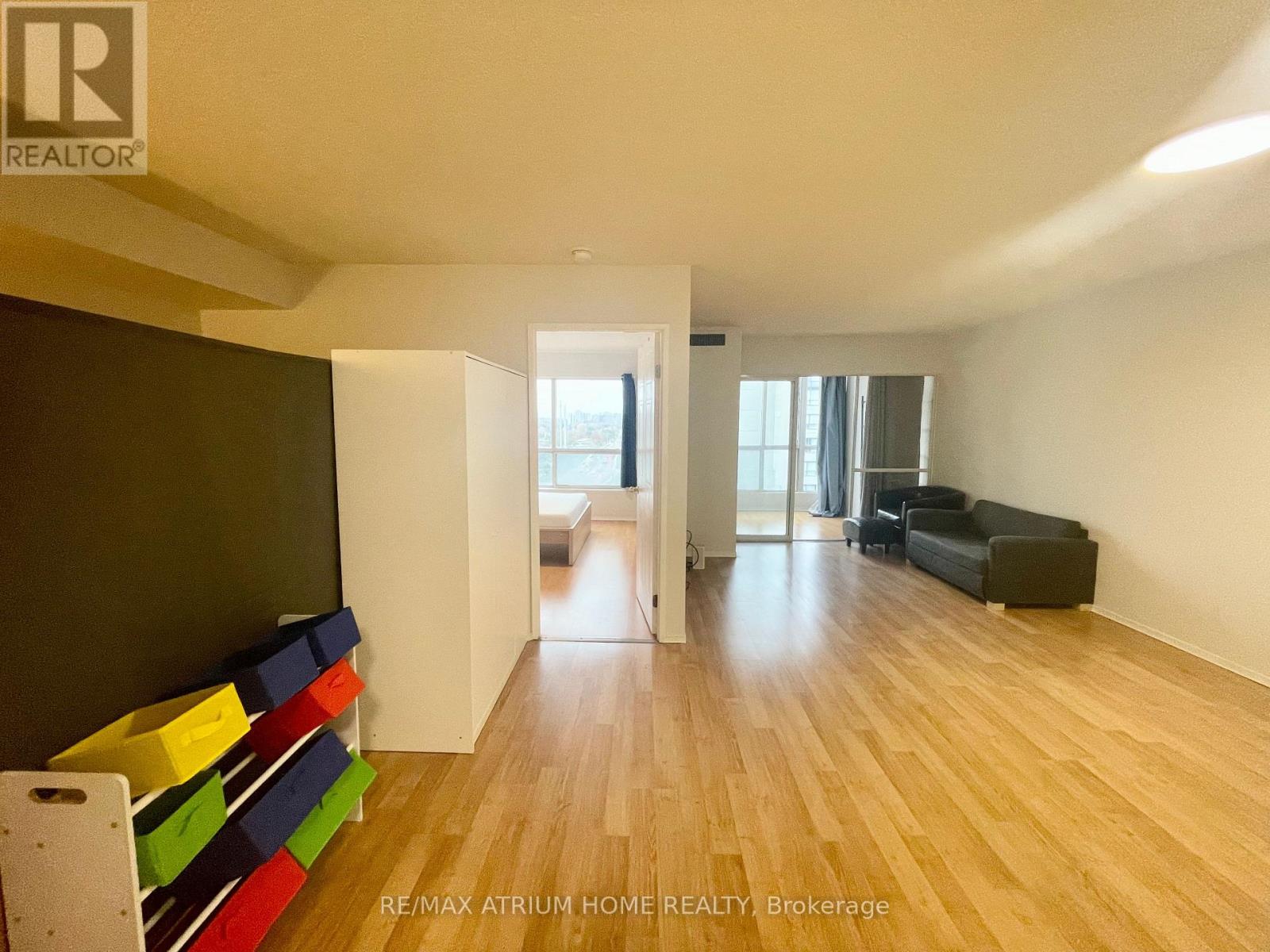 1106 - 1470 Midland Avenue, Toronto, Ontario  M1P 4Z4 - Photo 2 - E12782090