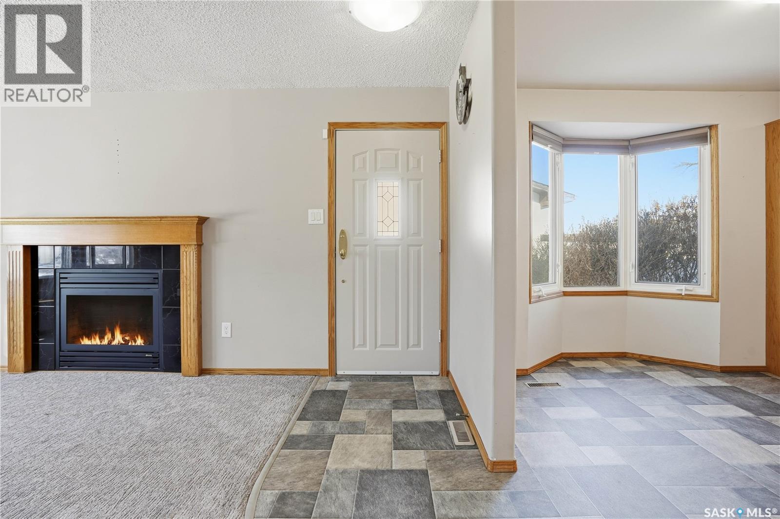 39 Peart Crescent, Regina, Saskatchewan  S4N 4R4 - Photo 3 - SK028381