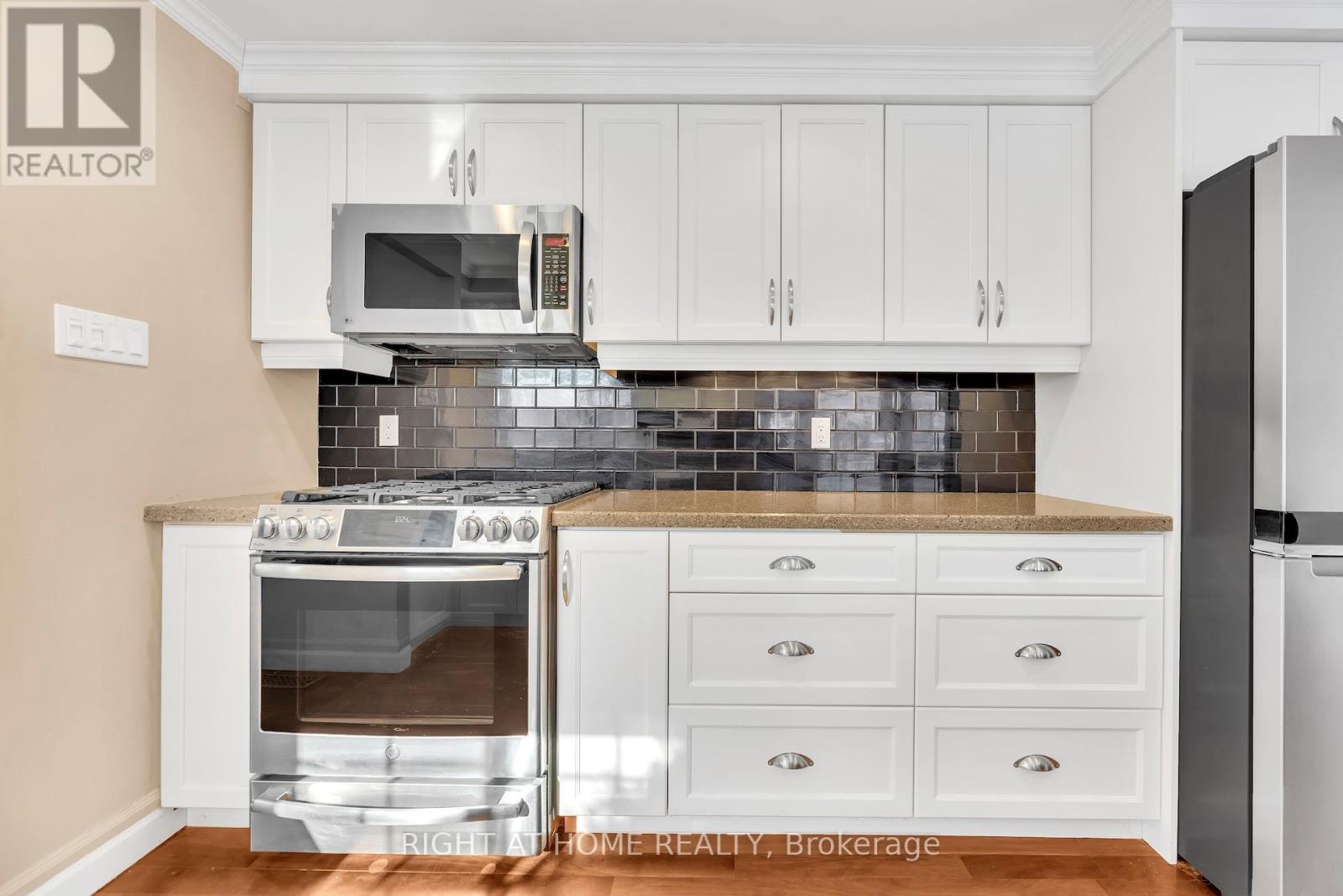 3 - 104 Woodlawn Road E, Guelph, Ontario  N1E 1B7 - Photo 11 - X12782108