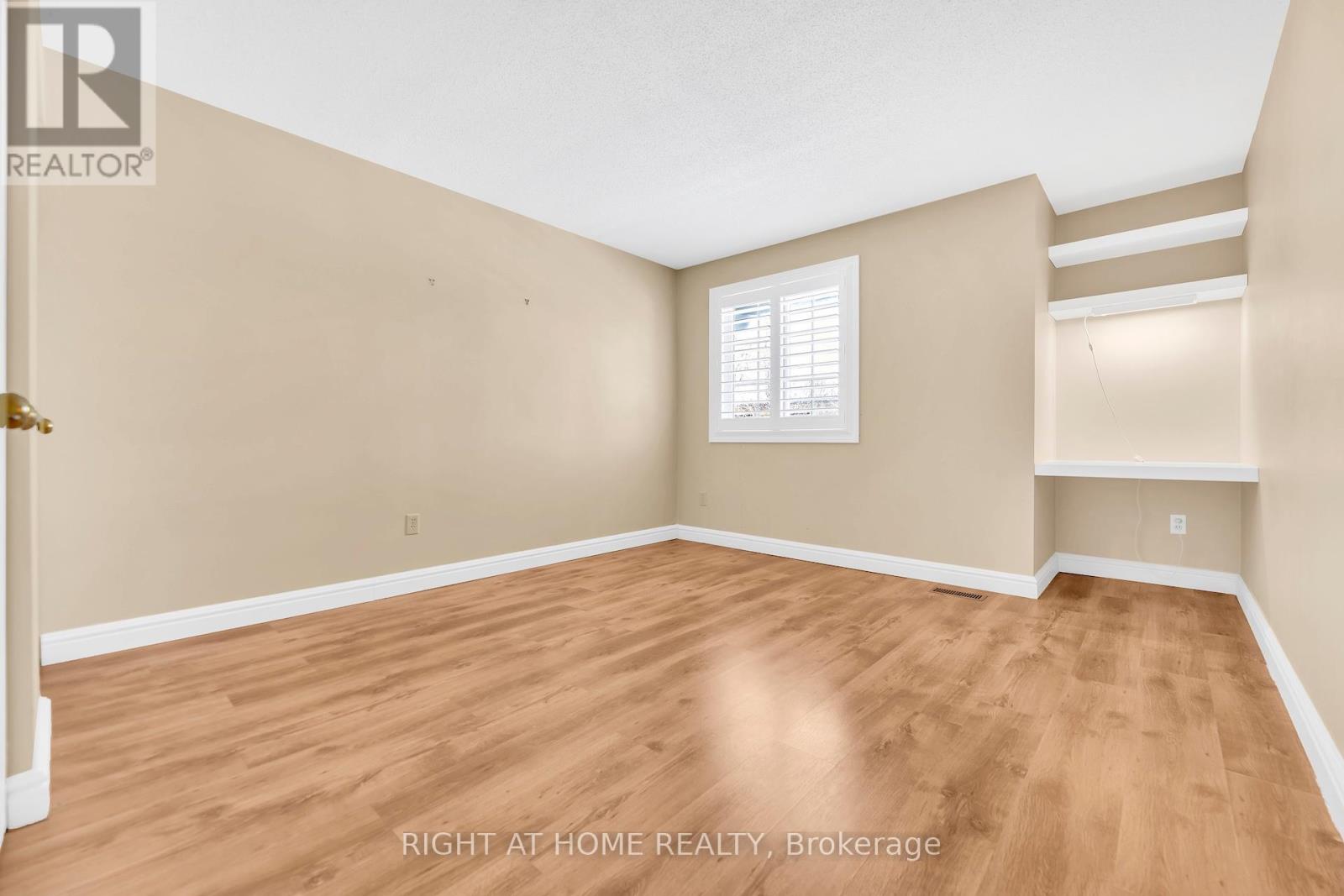 3 - 104 Woodlawn Road E, Guelph, Ontario  N1E 1B7 - Photo 28 - X12782108