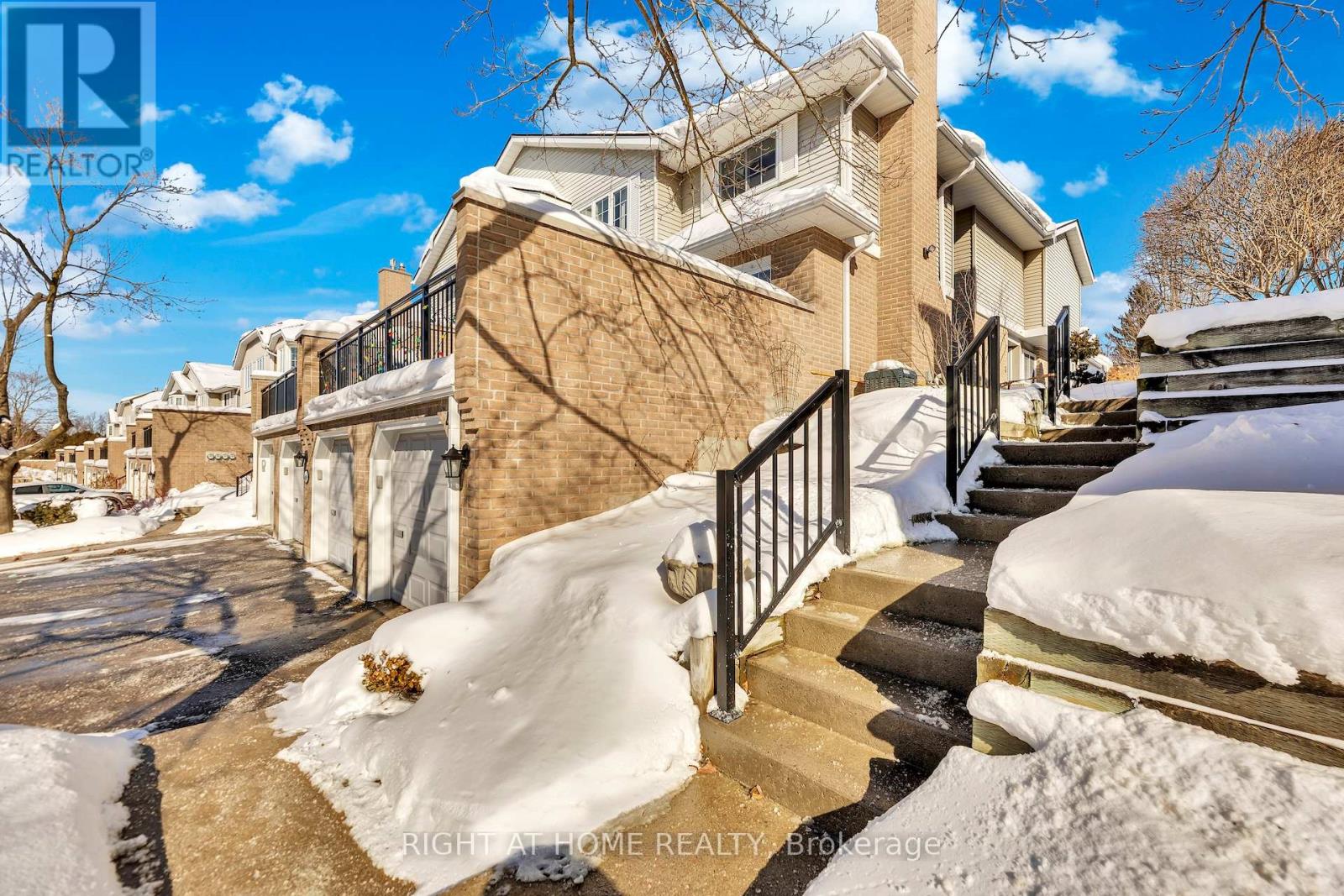 3 - 104 Woodlawn Road E, Guelph, Ontario  N1E 1B7 - Photo 4 - X12782108