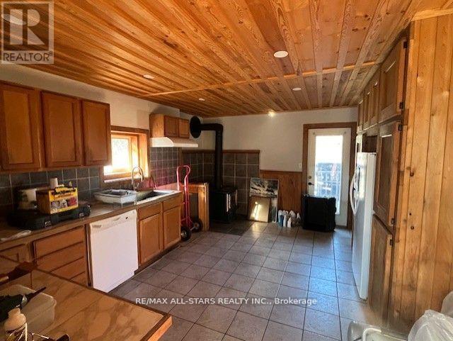 211 Burnt River Road, Kawartha Lakes (Somerville), Ontario  K0M 1C0 - Photo 3 - X12782122