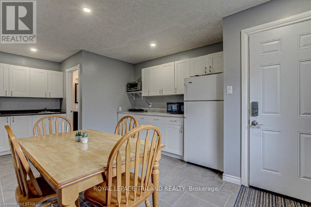 Upper Unit - 256 Edinburgh Street, London North, Ontario  N6H 1M3 - Photo 6 - X12782202