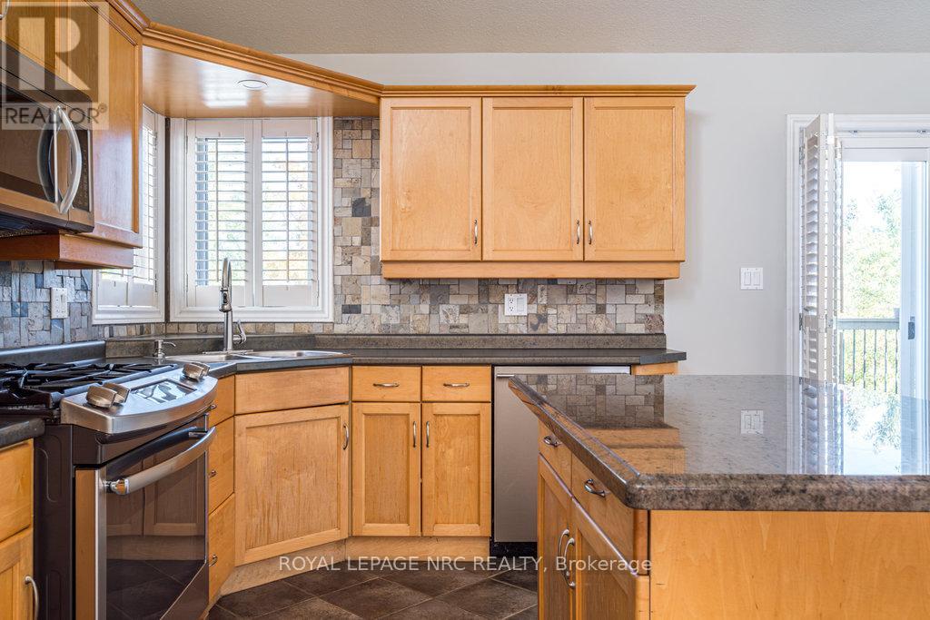 8071 Costabile Drive, Niagara Falls, Ontario  L2H 3H4 - Photo 8 - X12782148