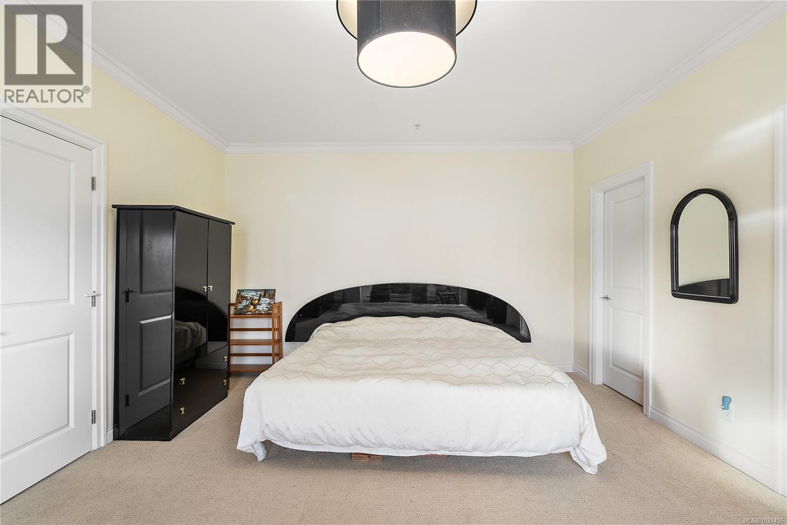 303 9942 Third St, Sidney, British Columbia V8L 3B2 - Photo 17 - 1021456