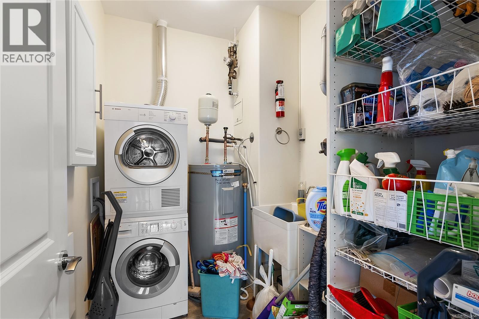 303 9942 Third St, Sidney, British Columbia V8L 3B2 - Photo 23 - 1021456