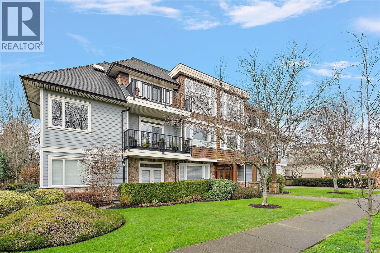 303 9942 Third St, Sidney, British Columbia V8L 3B2 - Photo 3 - 1021456