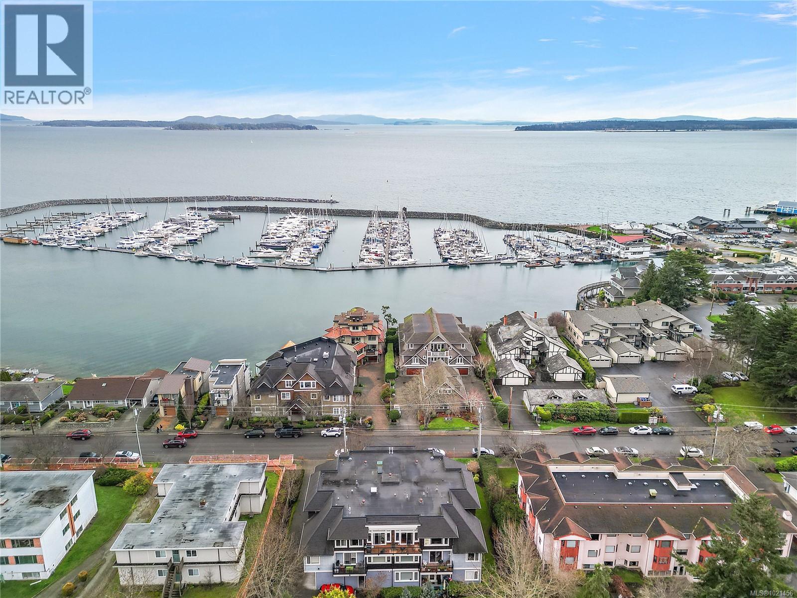 303 9942 Third St, Sidney, British Columbia V8L 3B2 - Photo 5 - 1021456