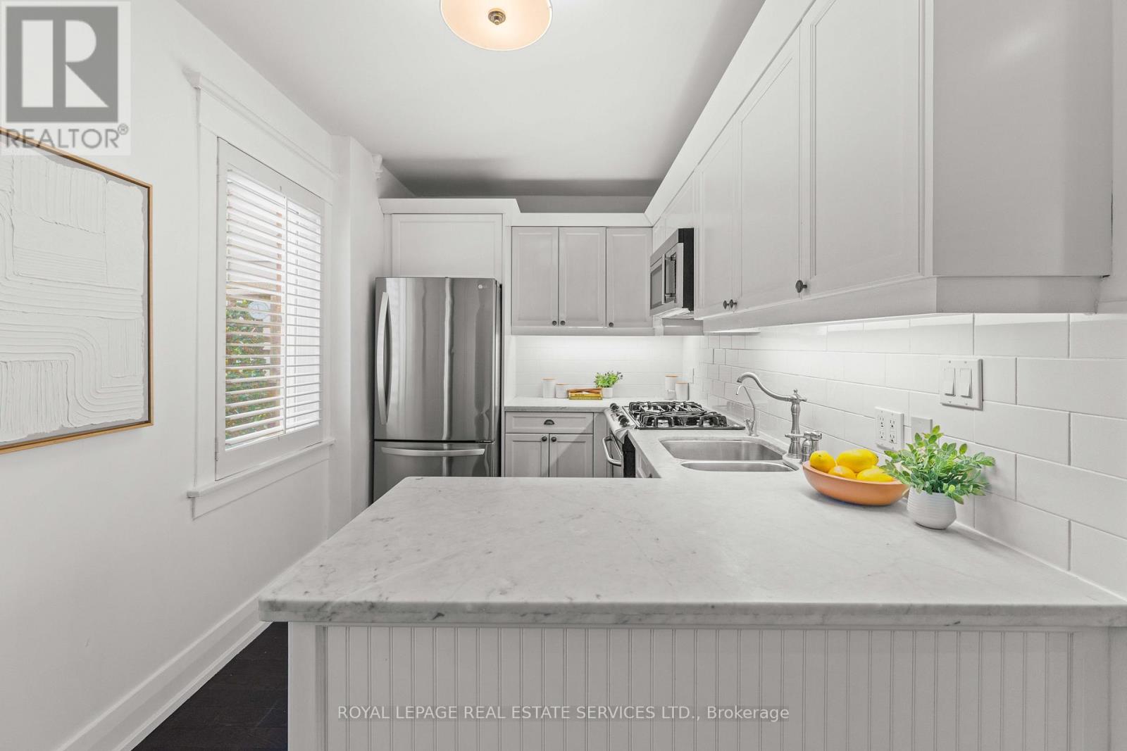 20 Roslin Avenue, Toronto, Ontario  M4N 1Y9 - Photo 13 - C12782118