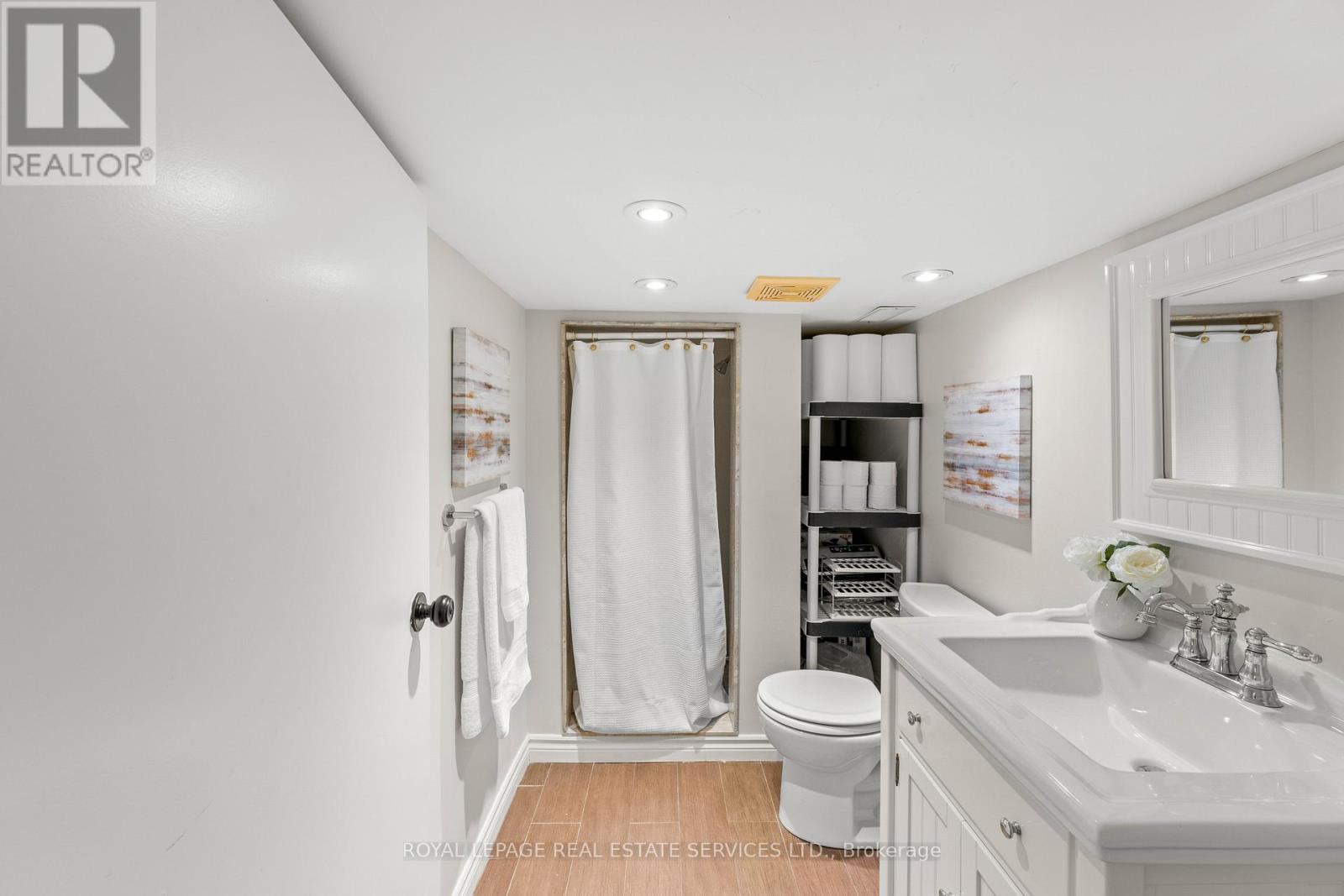 20 Roslin Avenue, Toronto, Ontario  M4N 1Y9 - Photo 26 - C12782118