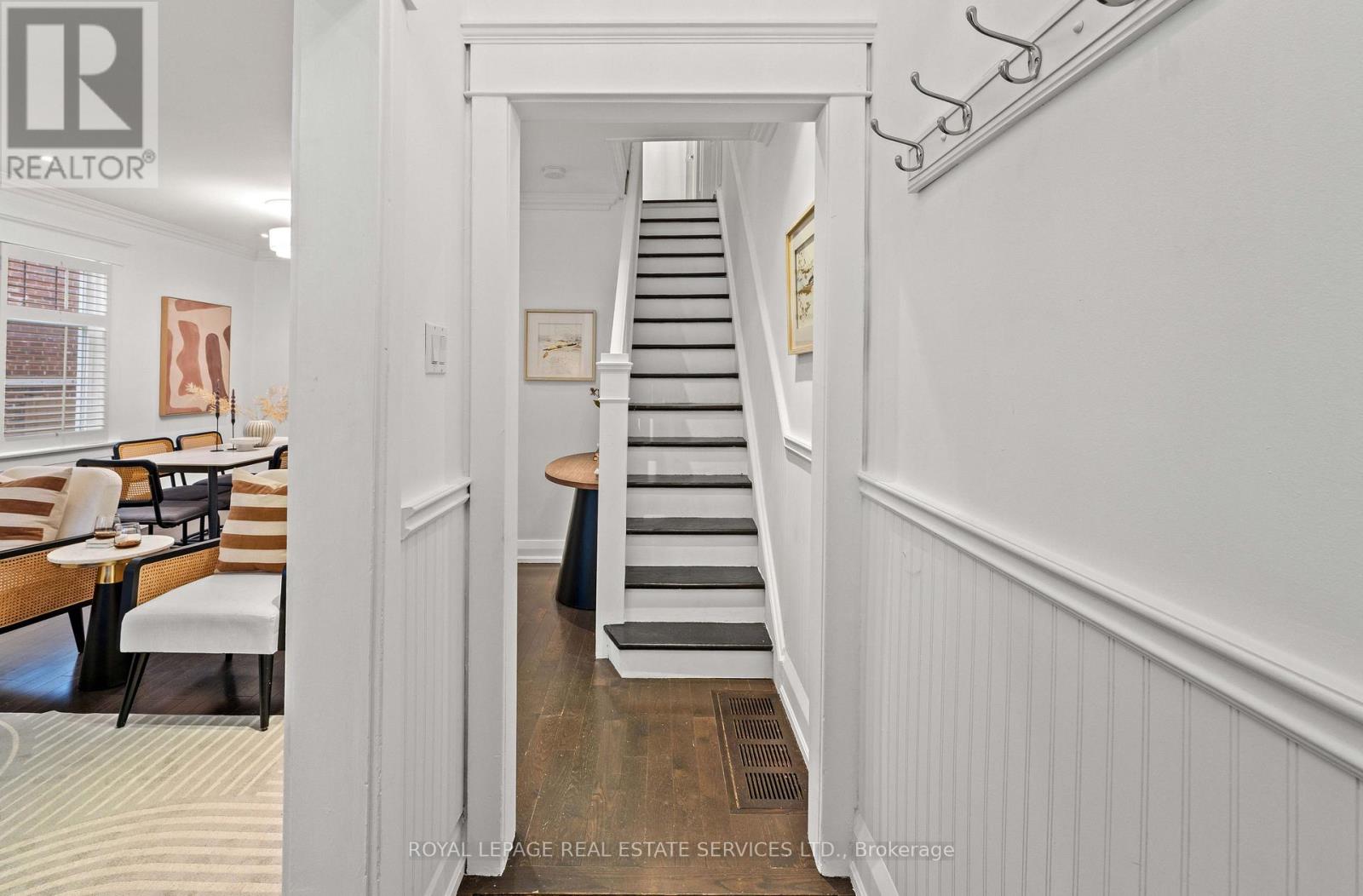 20 Roslin Avenue, Toronto, Ontario  M4N 1Y9 - Photo 4 - C12782118