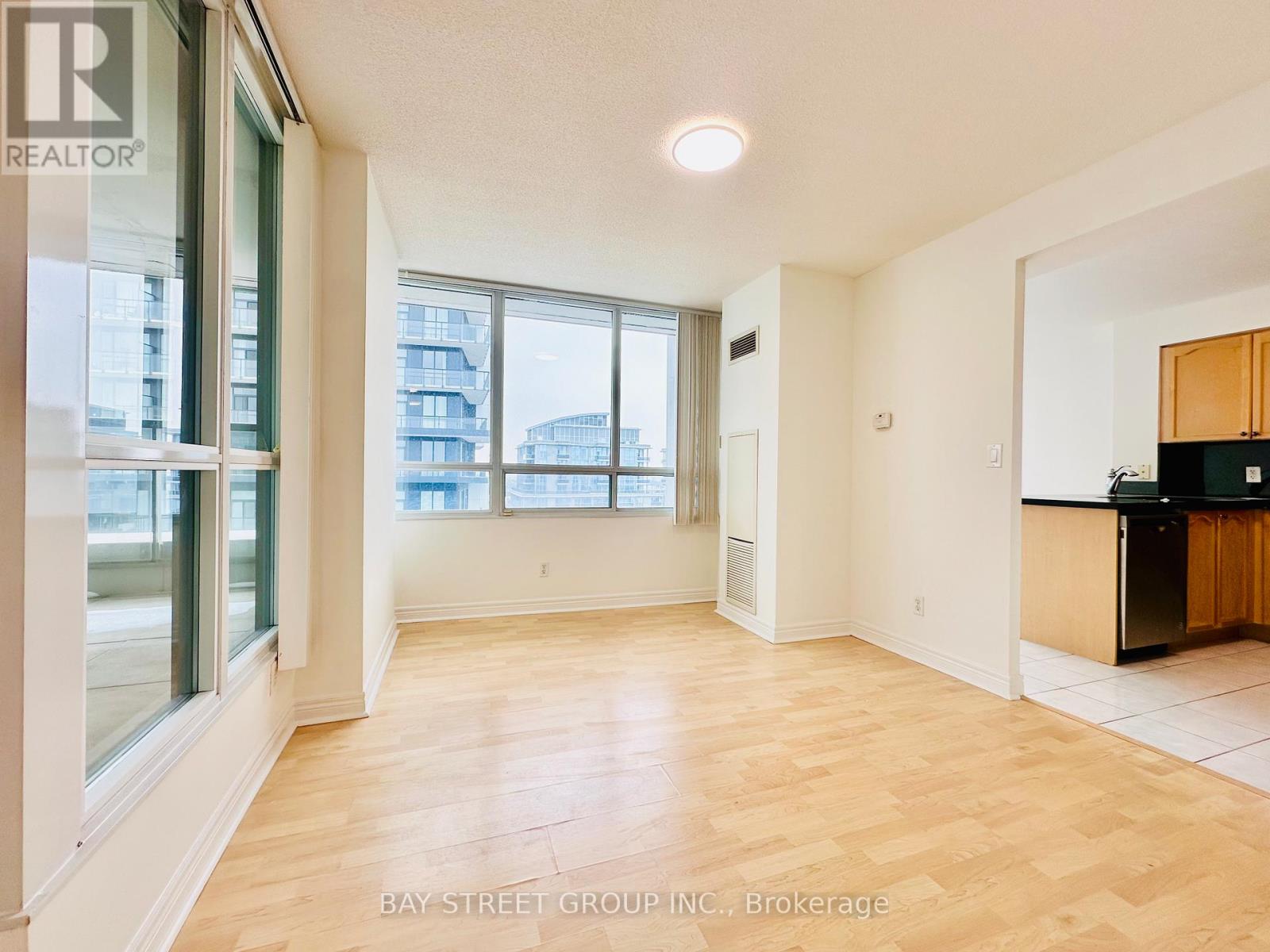 Ph106 - 23 Hollywood Avenue, Toronto, Ontario  M2N 7L8 - Photo 3 - C12782130