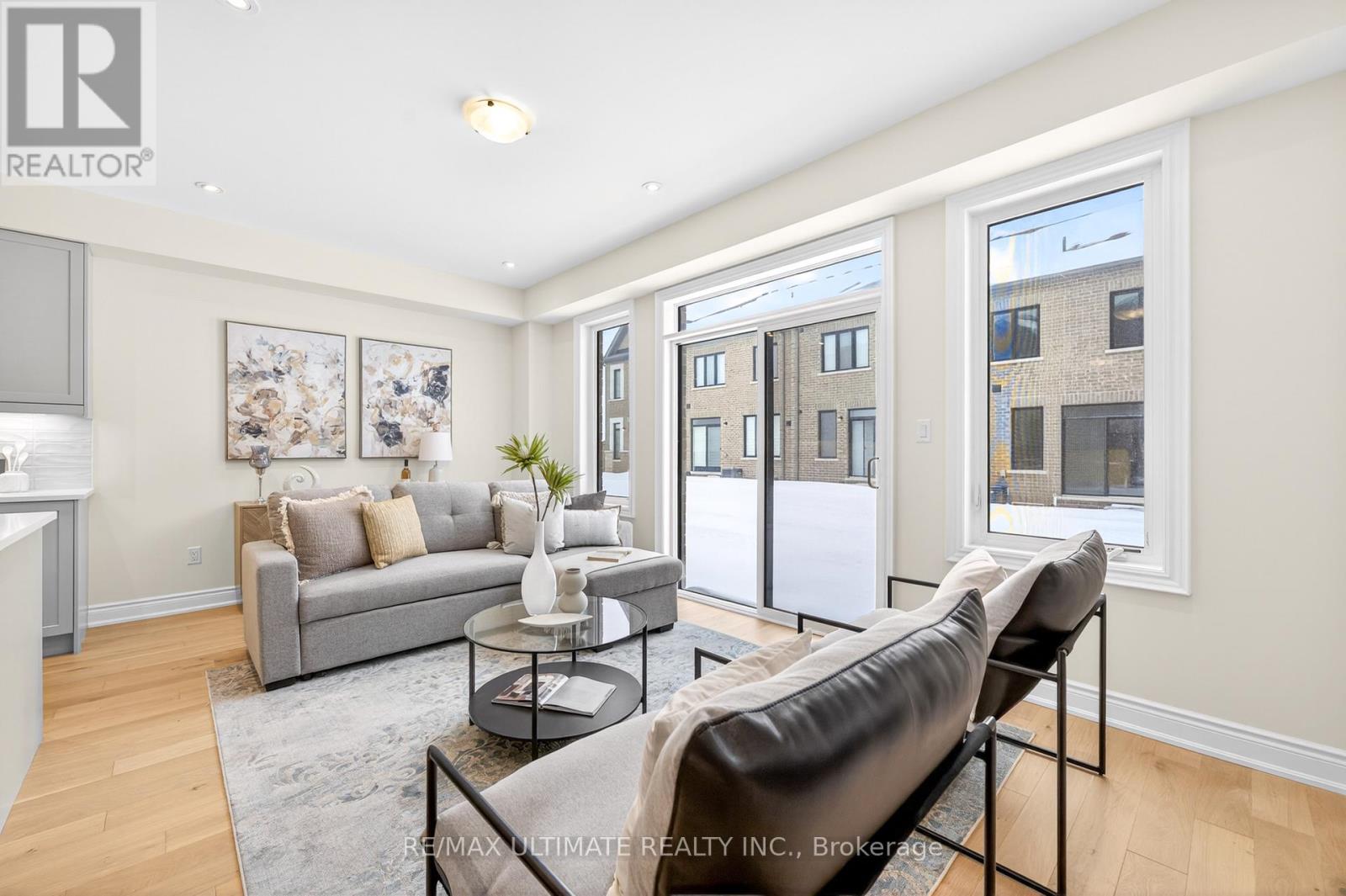 16 Singhampton Road, Vaughan, Ontario  L4H 5J6 - Photo 2 - N12782146