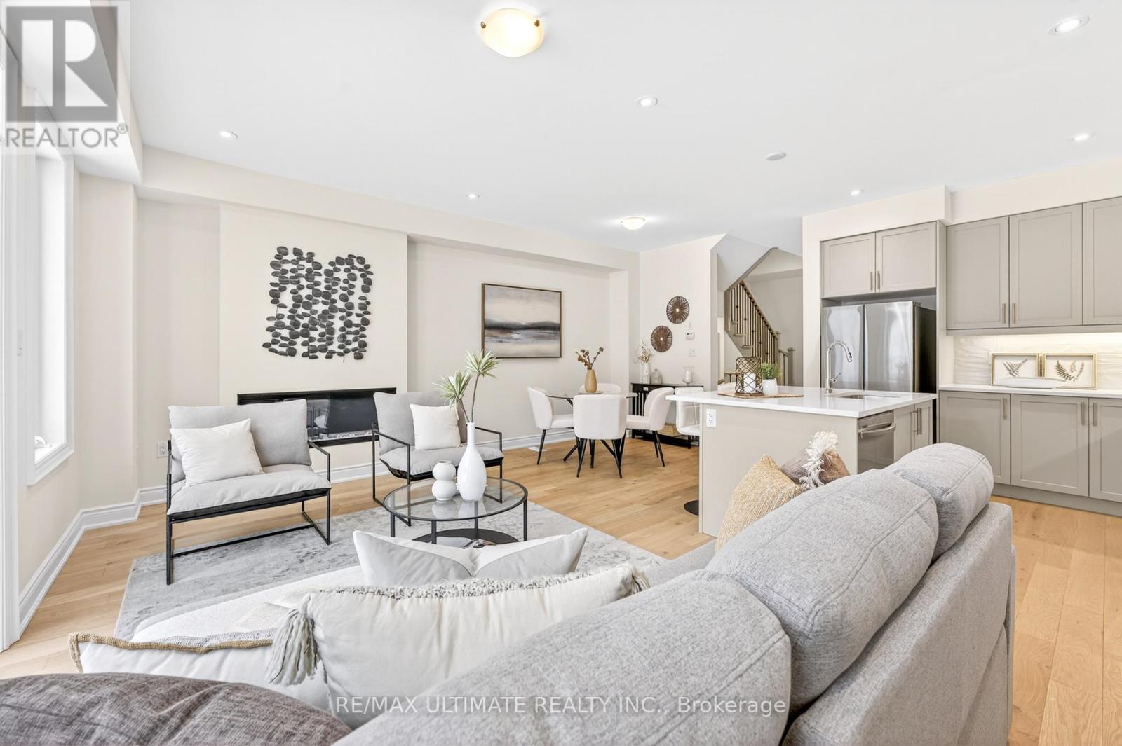 16 Singhampton Road, Vaughan, Ontario  L4H 5J6 - Photo 5 - N12782146