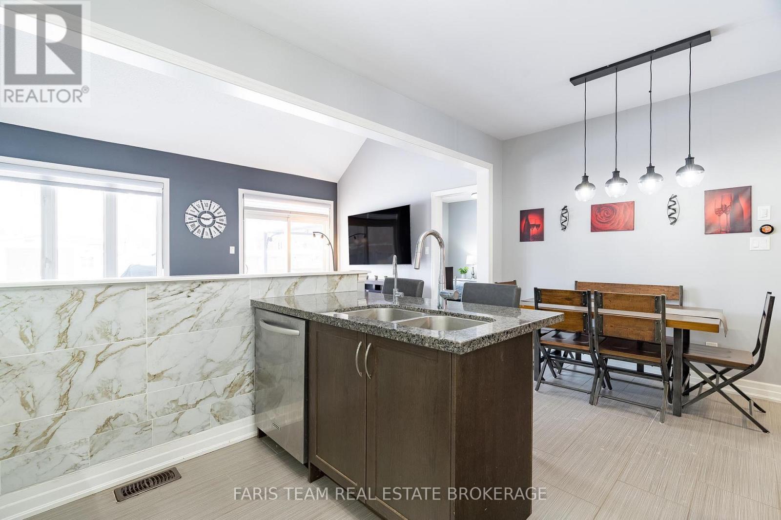 461 Greenwood Drive, Essa, Ontario  L3W 0R4 - Photo 10 - N12782160