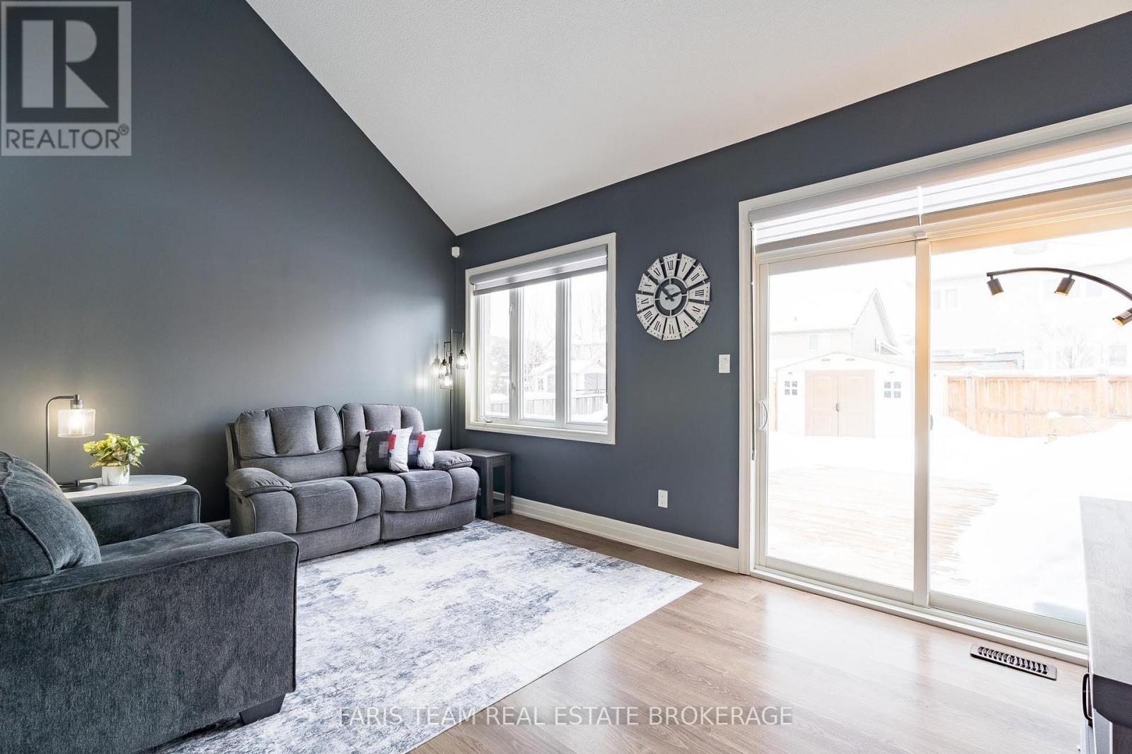 461 Greenwood Drive, Essa, Ontario  L3W 0R4 - Photo 12 - N12782160